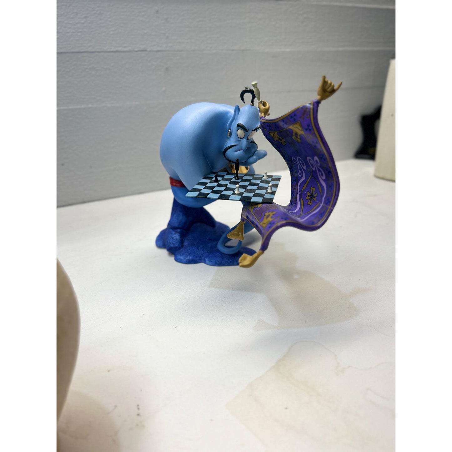 Walt Disney Classics Collection Genie “I’m Losing to a Rug” Figurine • Limited Edition Aladdin WDCC 3109/12500 Disney Display Statue. scarce