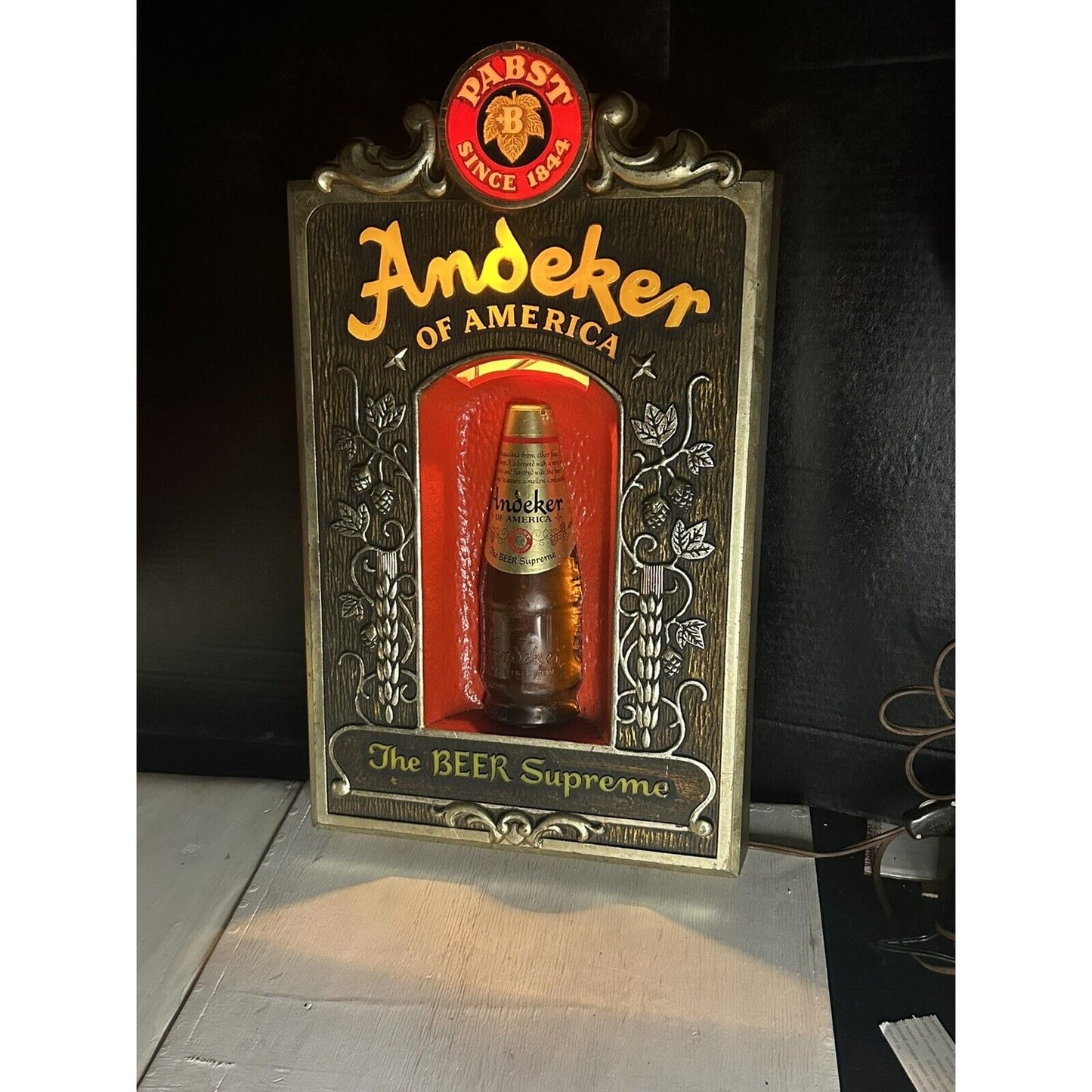 Vintage 1970s PABST lighted sign full illuminated bar display