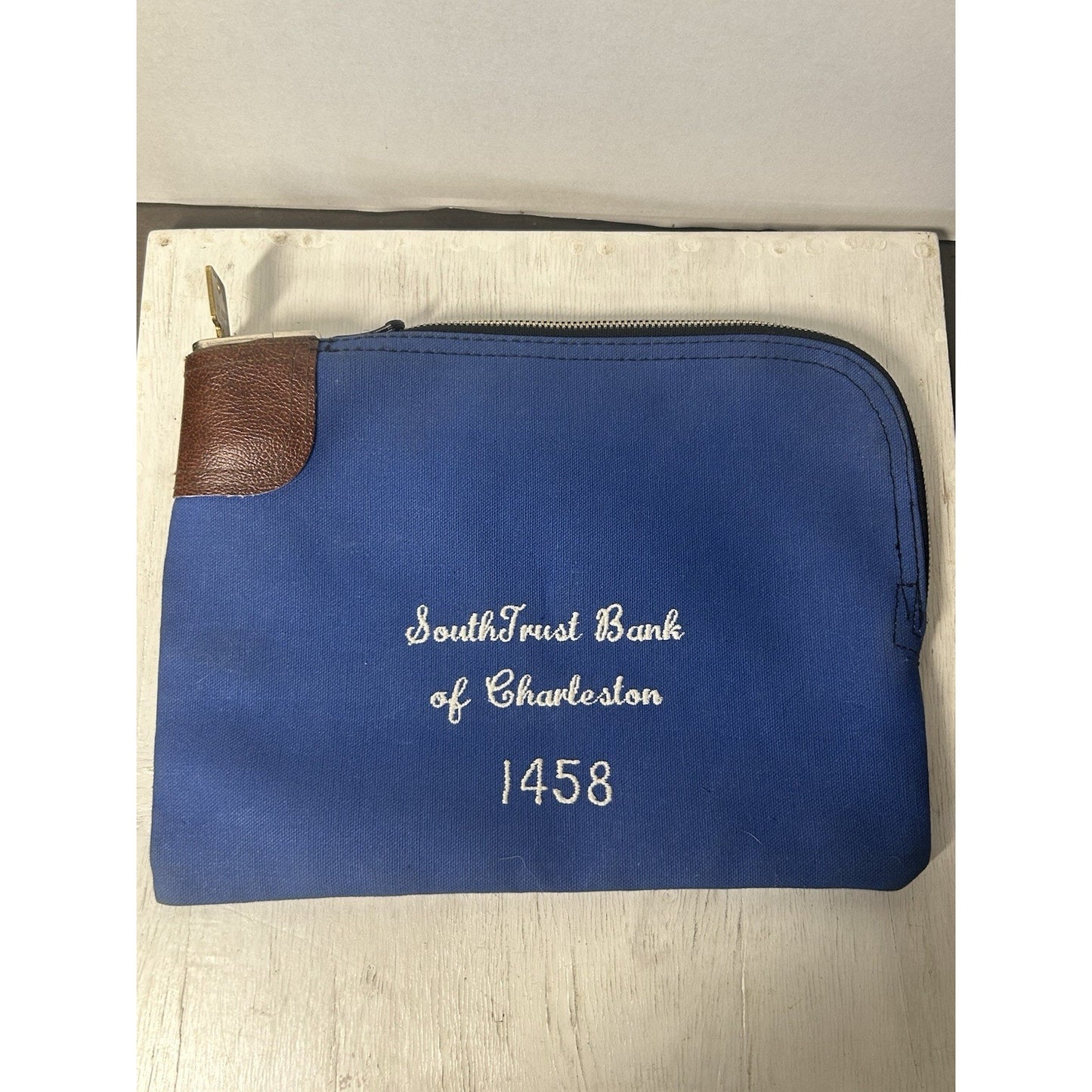 Vintage Rifkin bank bag embroidered Arco lock with key side