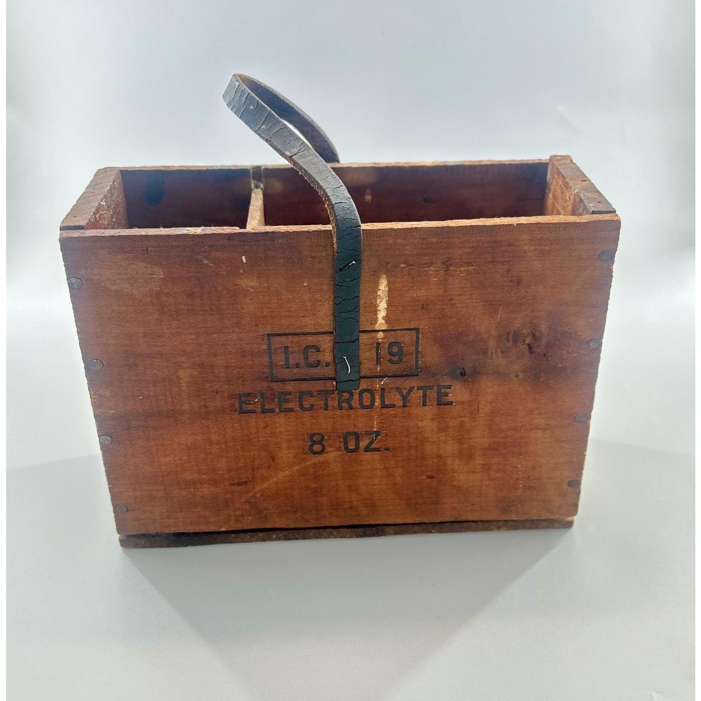 Antique Kodel Radio Battery Box I.C. 19 Electrolyte 8 Oz Wood Carrier Leather Strap Trickle Charger Cincinnati Ohio 1920s