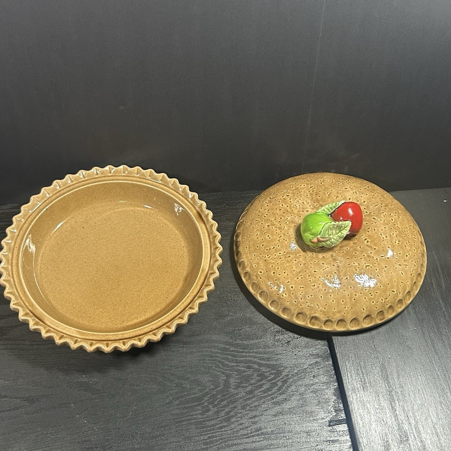 Vintage Apple Pie Keeper Dish w/ Lid – Ceramic Crust Topper Country Kitchen