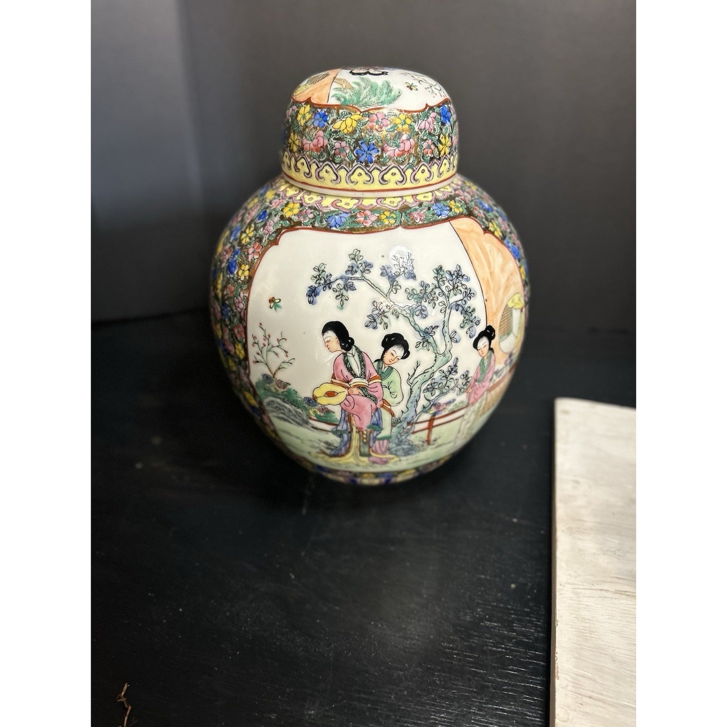 Vintage Chinese Familia Rose porcelain ginger jar back view