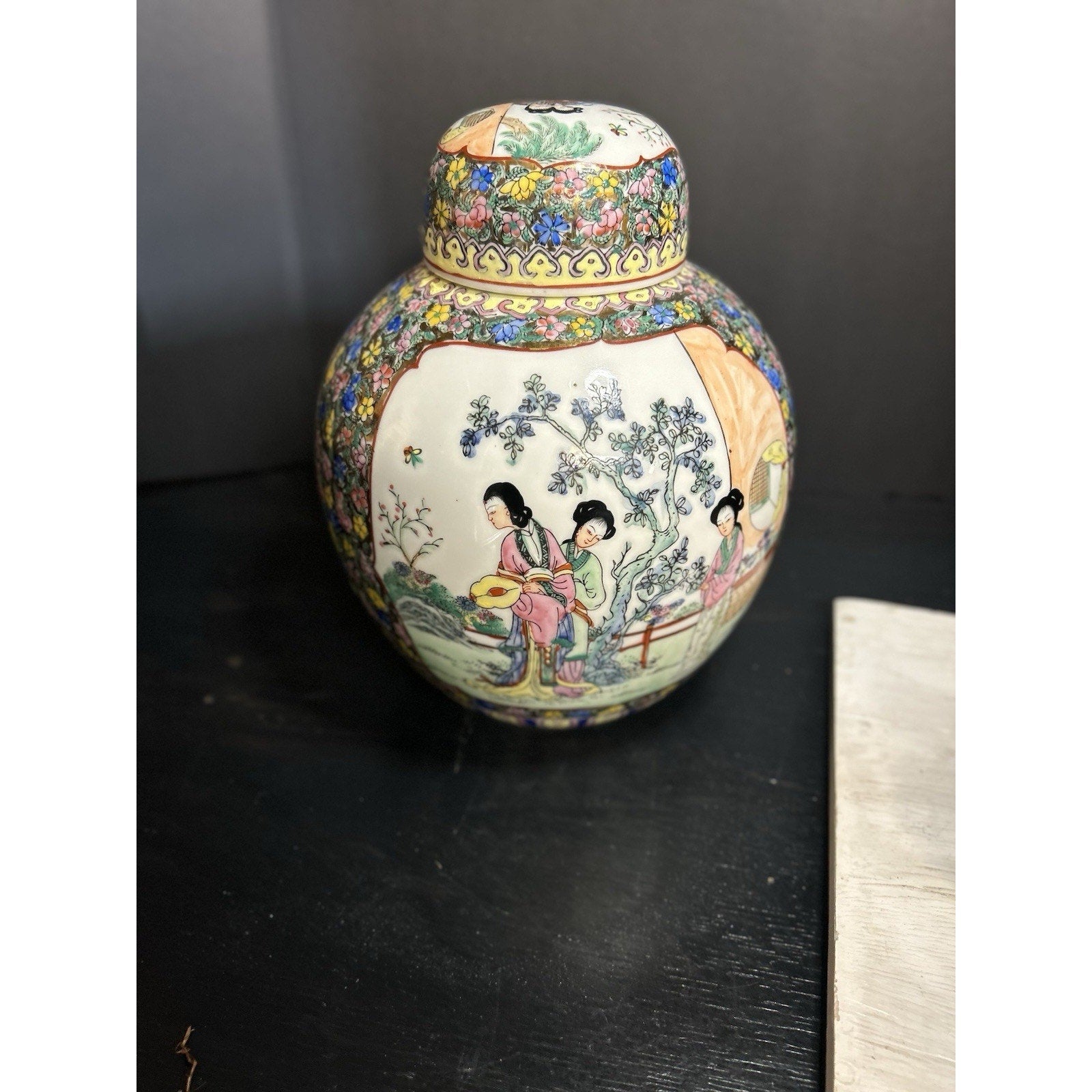 Vintage Chinese Familia Rose porcelain ginger jar back view