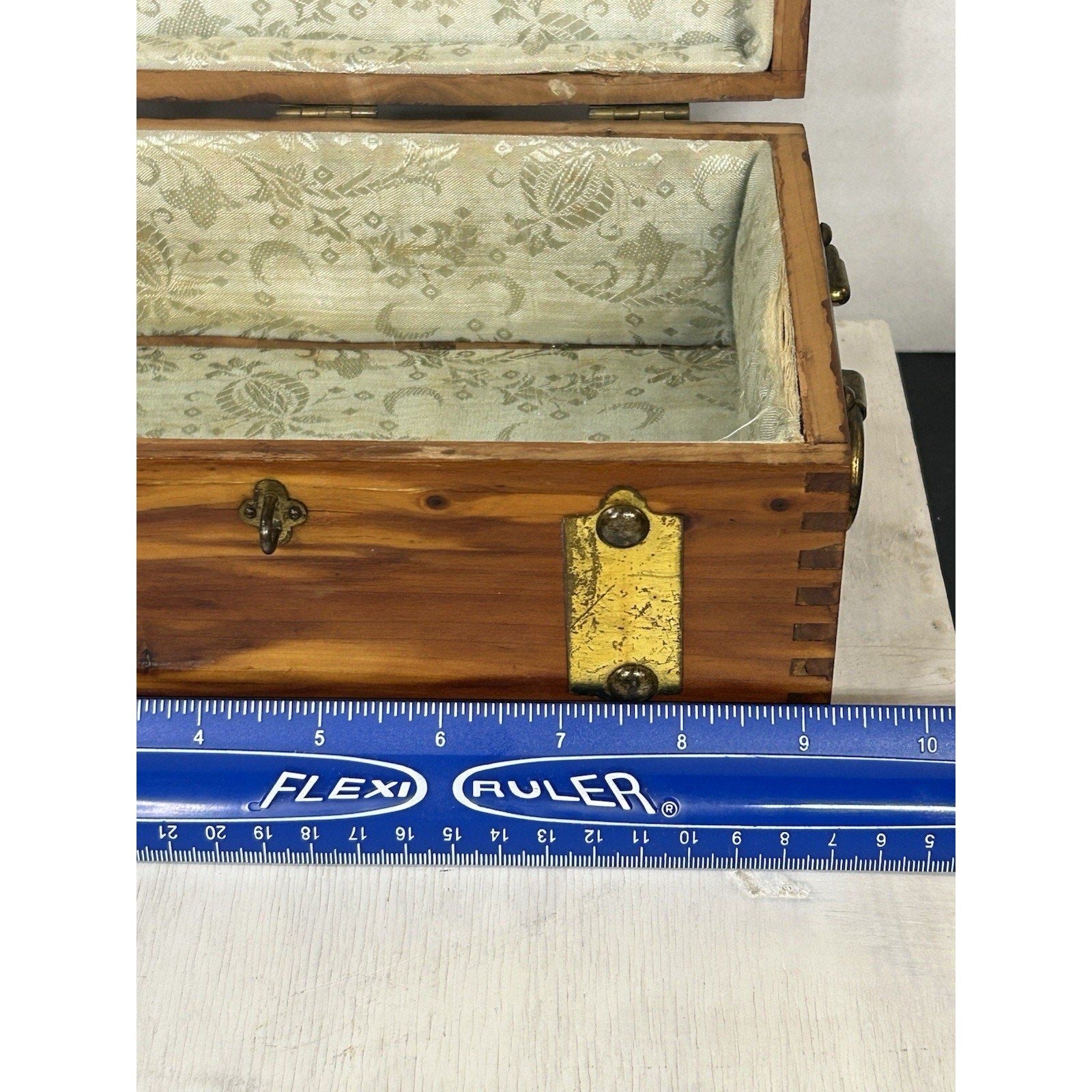 McGraw Box Co NY 1926 treasure chest rounded top side