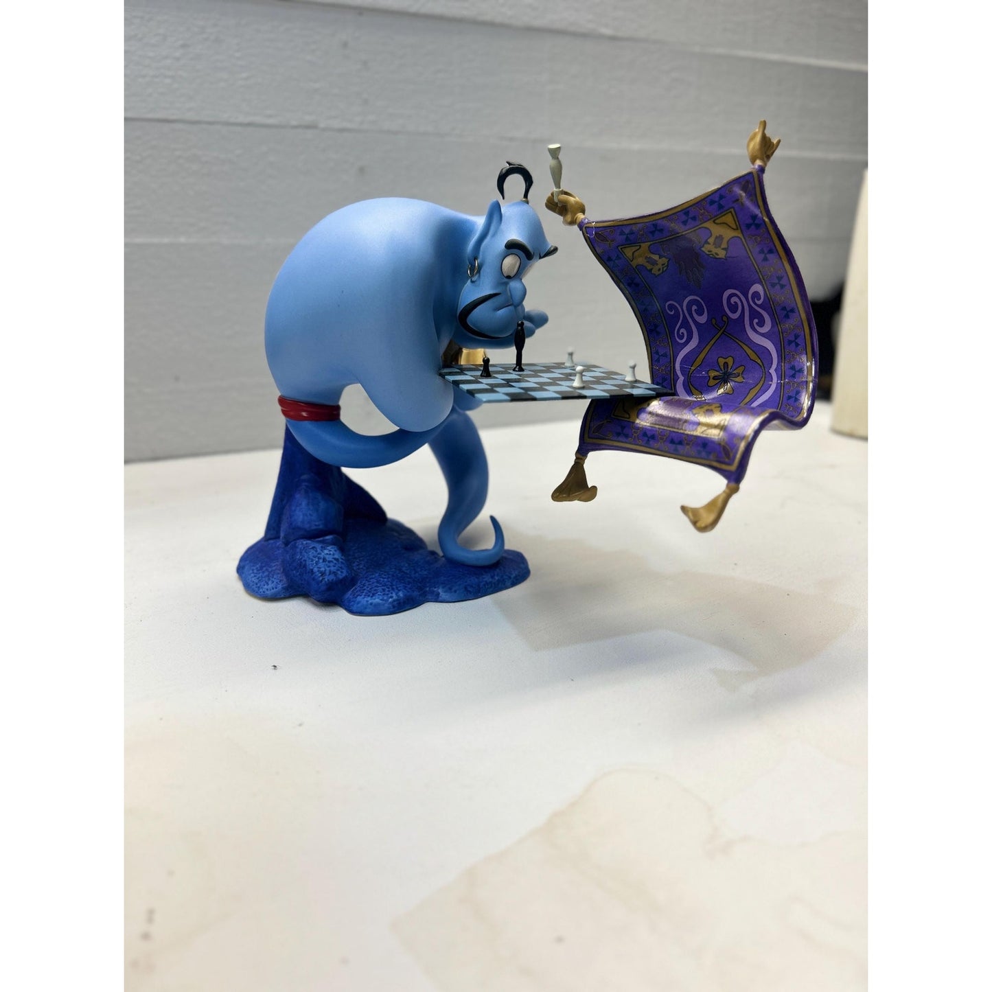 Walt Disney Classics Collection Genie “I’m Losing to a Rug” Figurine • Limited Edition Aladdin WDCC 3109/12500 Disney Display Statue. scarce
