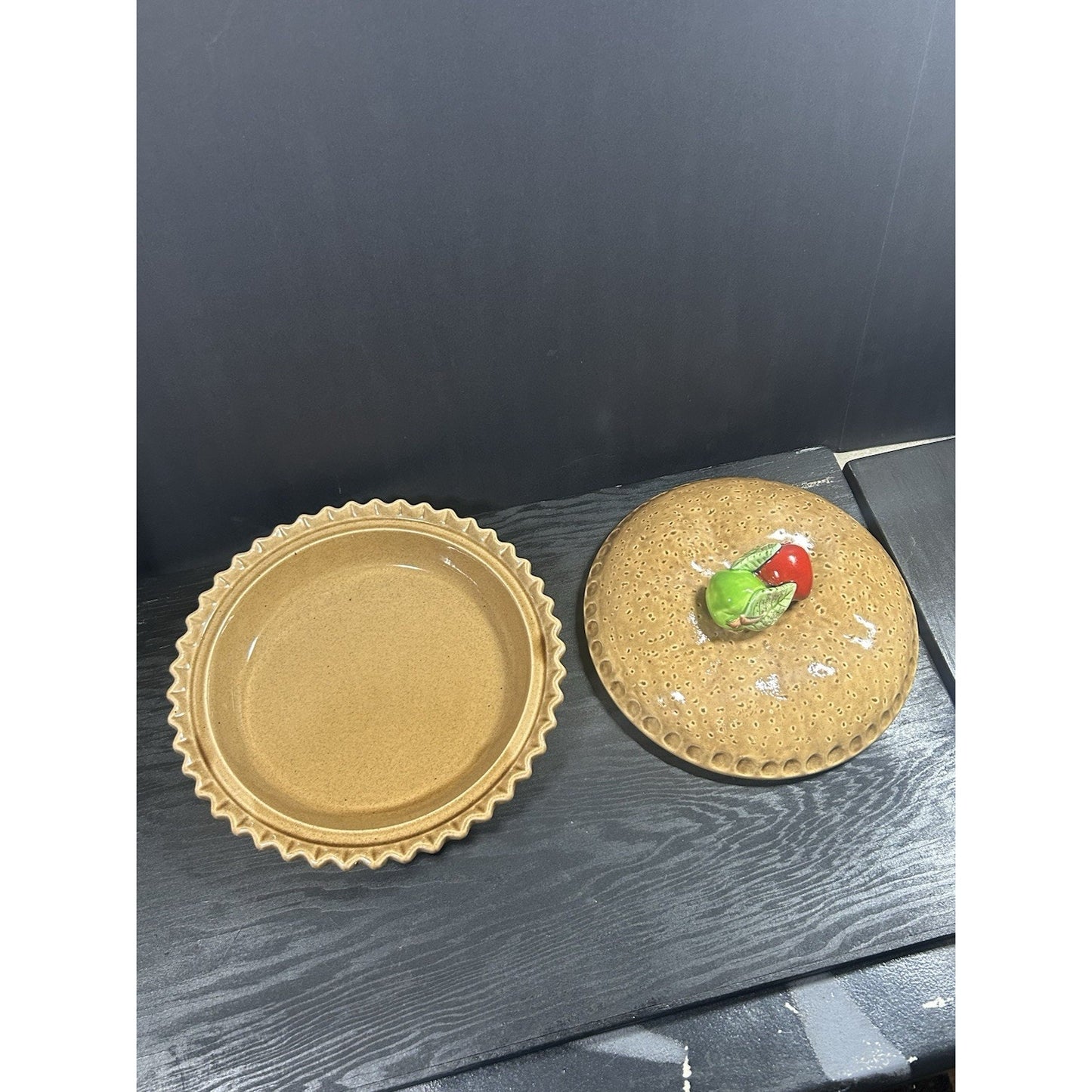Vintage Apple Pie Keeper Dish w/ Lid – Ceramic Crust Topper Country Kitchen