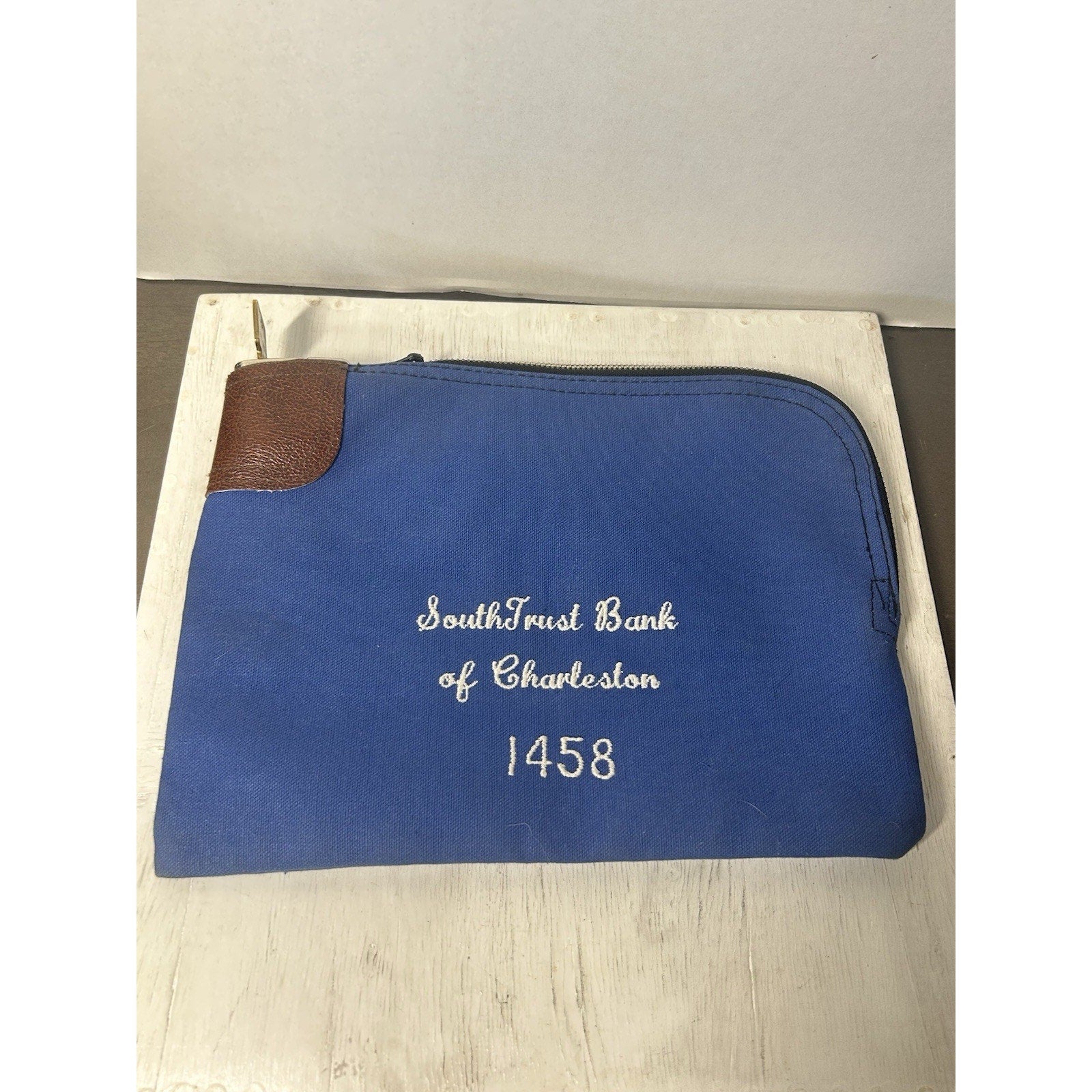 Vintage embroidered Rifkin bank bag interior view