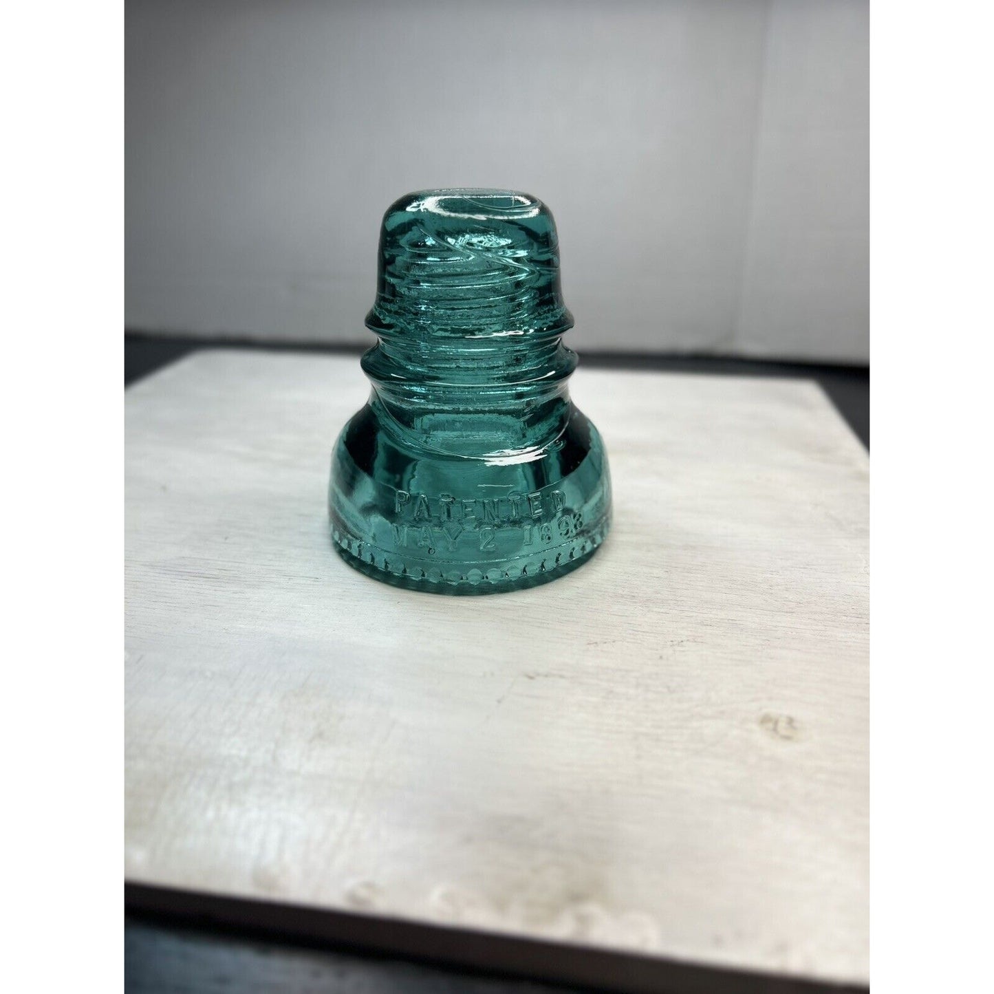 Vintage Hemingray CD 152 No 40 aqua insulator base mark