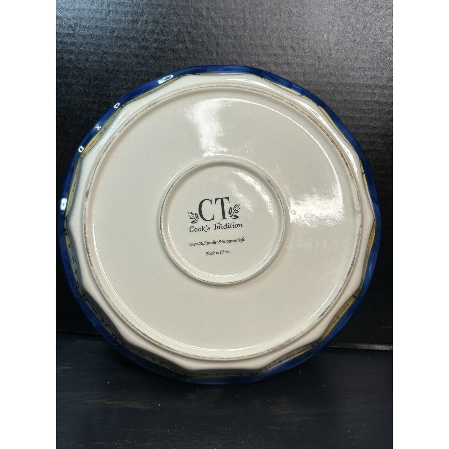CT pie plate Cooks Tradition basket display 2 view