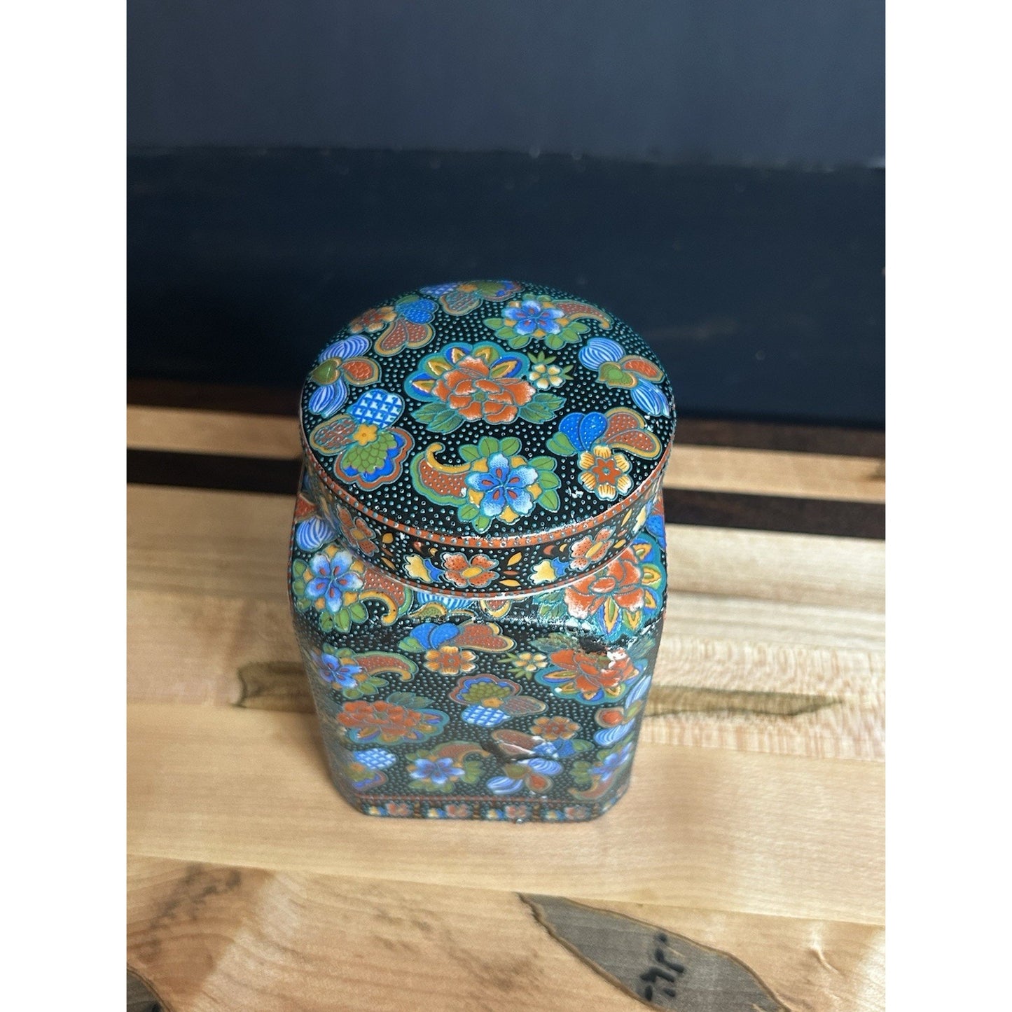 Chinese Canton enamel trinket box overall condition display