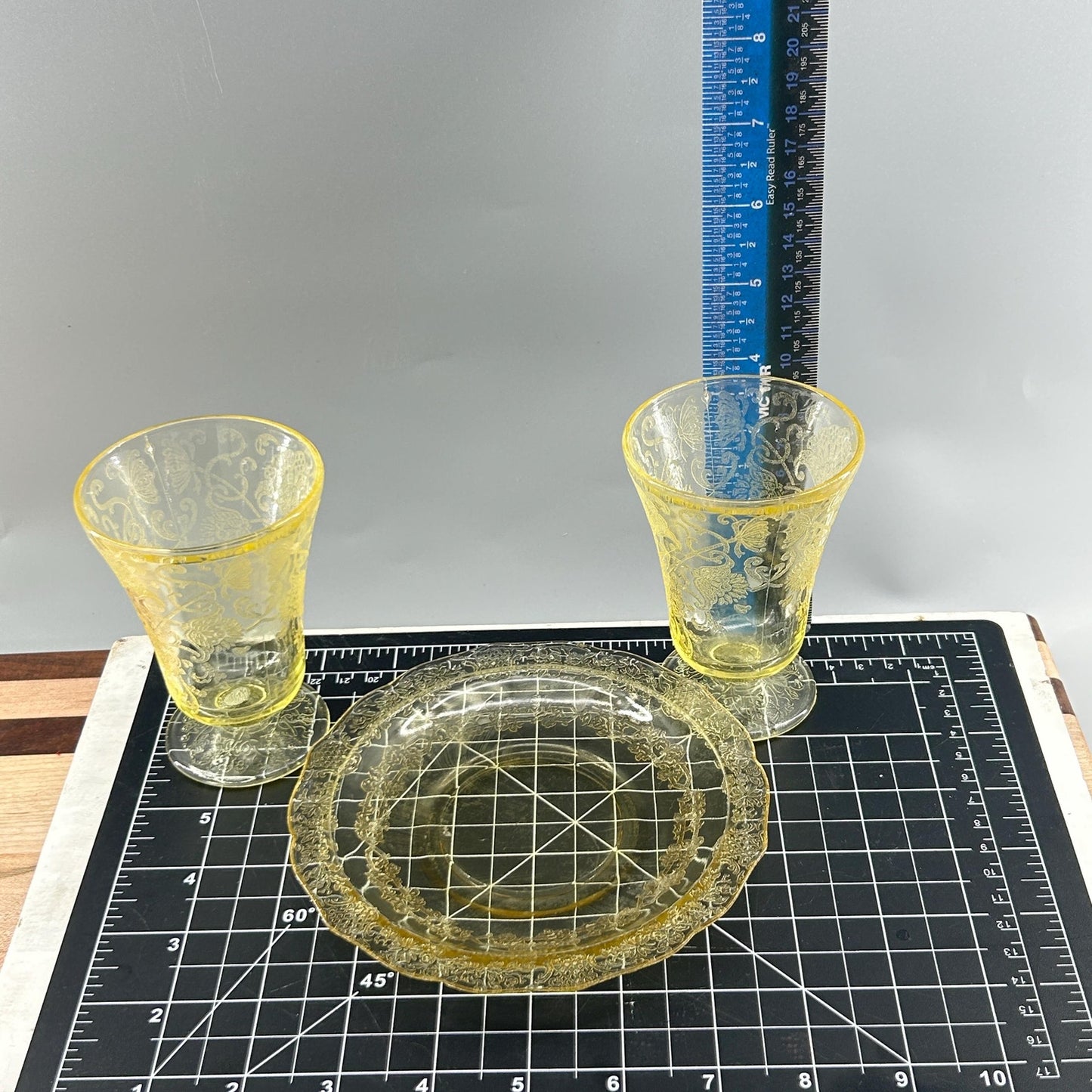 Federal Glass Madrid Yellow Depression Set Tumblers & Plate 1930s