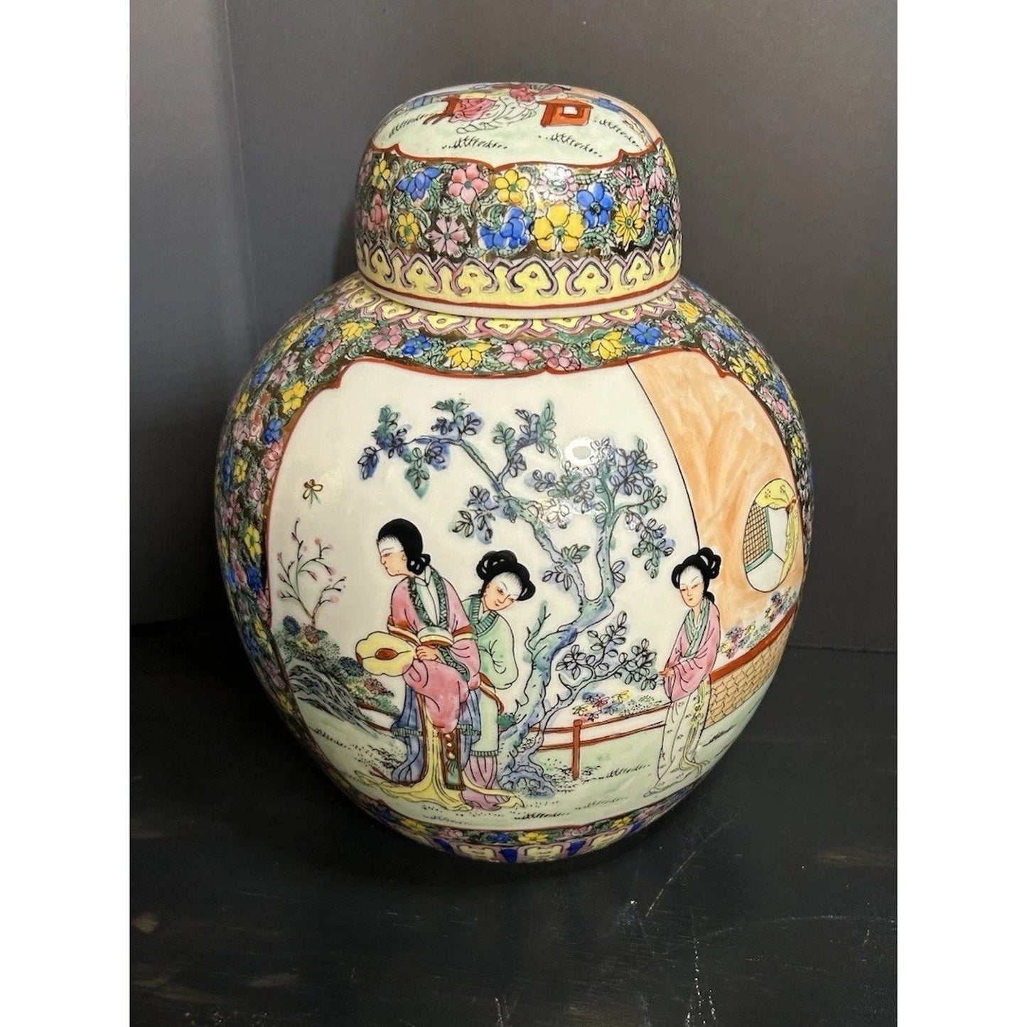 Large Vintage Chinese Familia Rose Medallion Porcelain Ginger Jar Hand Painted