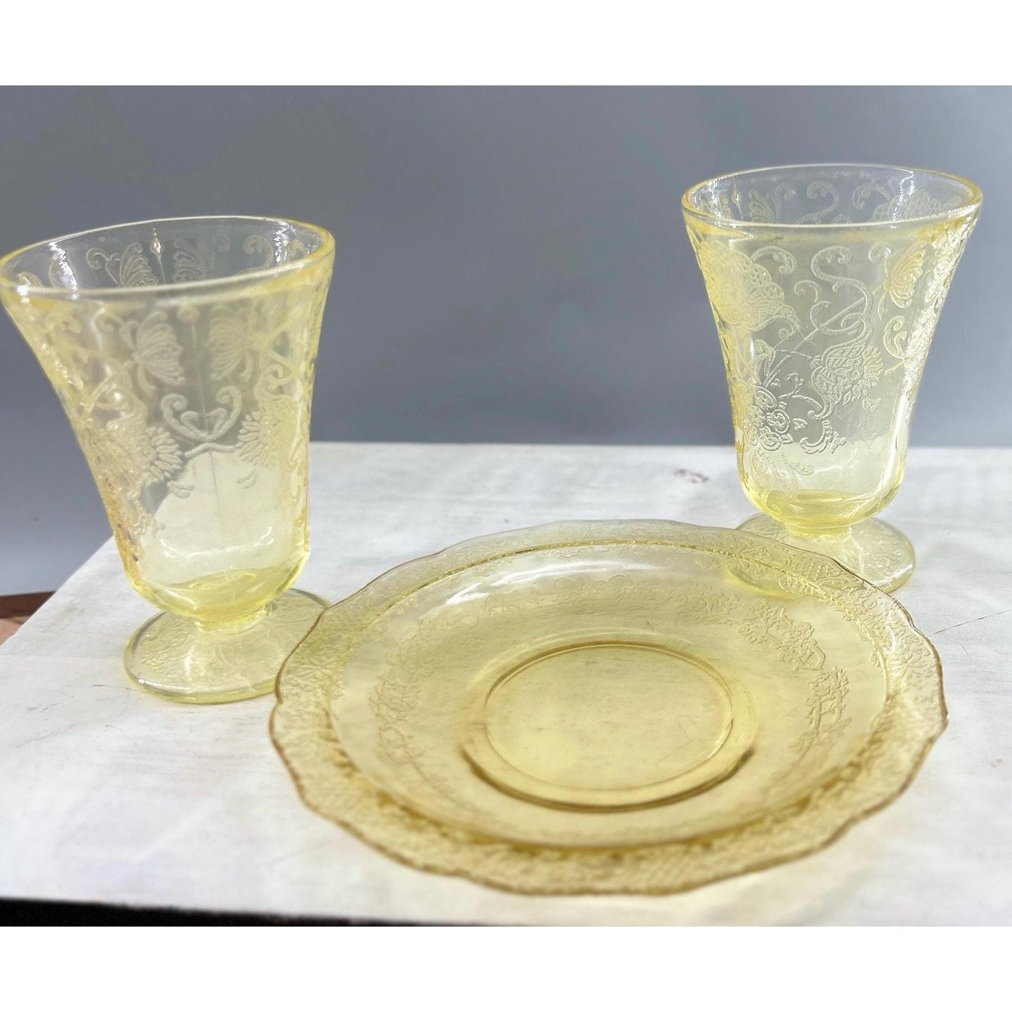 Federal Glass Madrid Yellow Depression Set Tumblers & Plate 1930s