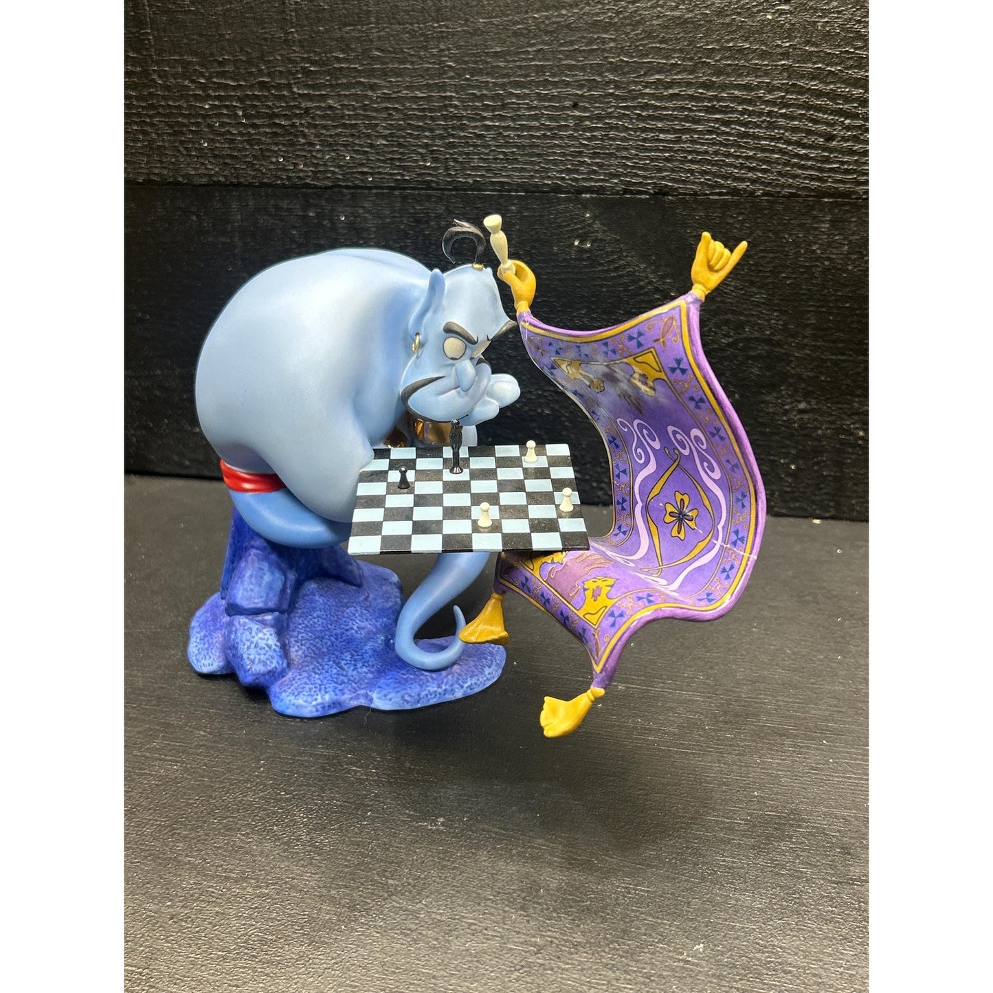 Walt Disney Classics Collection Genie “I’m Losing to a Rug” Figurine • Limited Edition Aladdin WDCC 3109/12500 Disney Display Statue. scarce