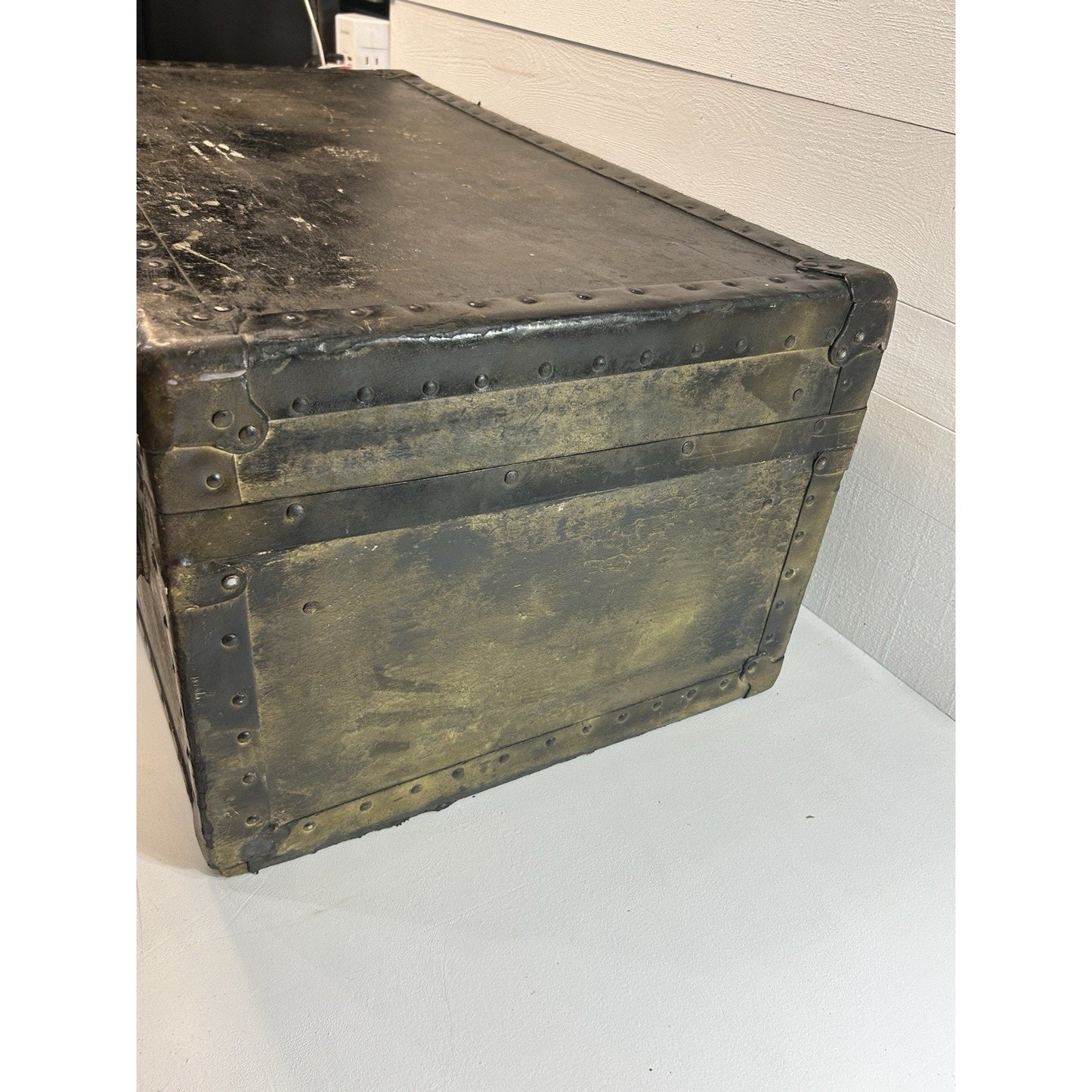 Antique Steamer Trunk Footlocker Chest Metal Rivet Vintage Travel Case 1920’s