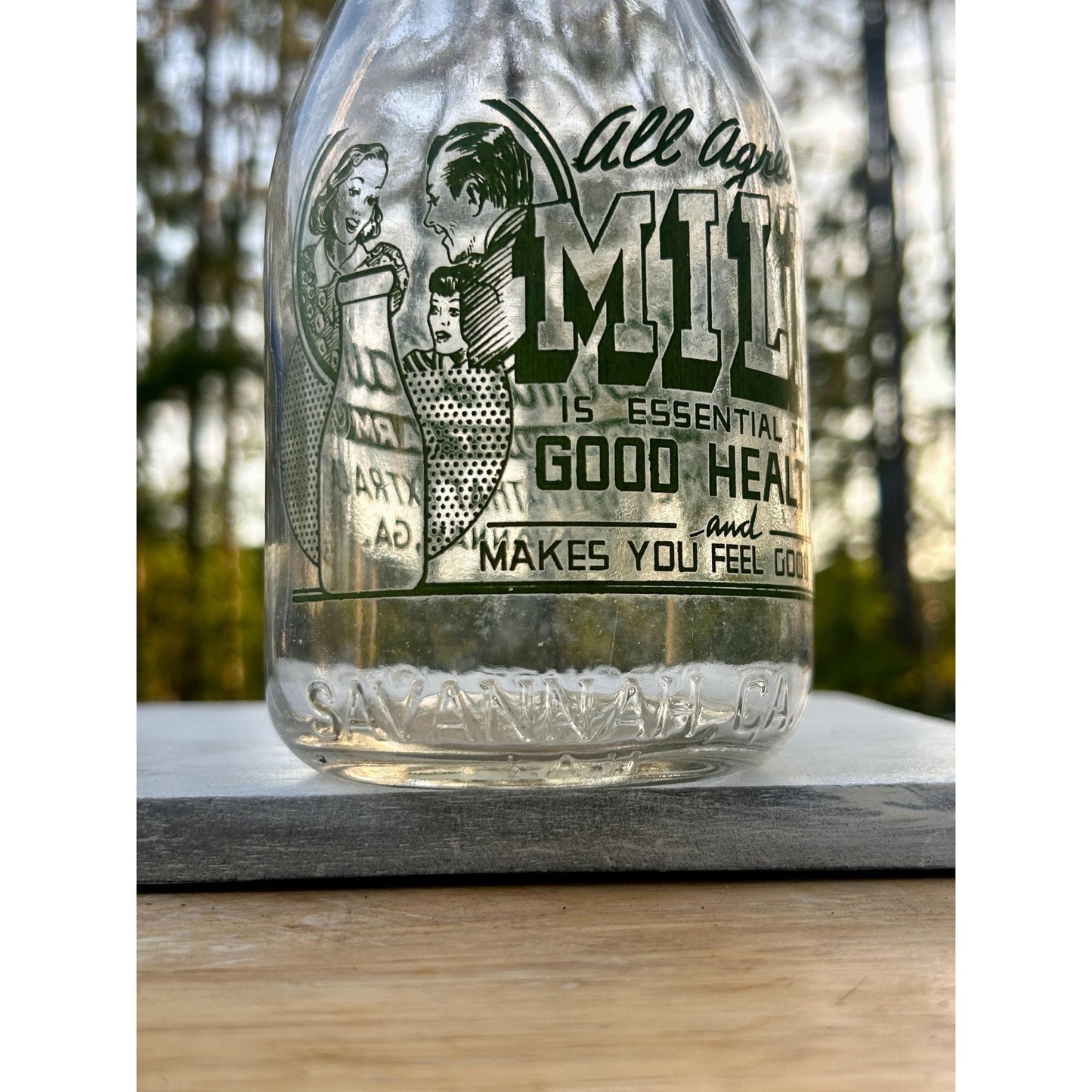 1944 Vintage Harms Dairy Oakhurst Farm Savannah GA Quart Milk Bottle Green ACL Family Graphic
