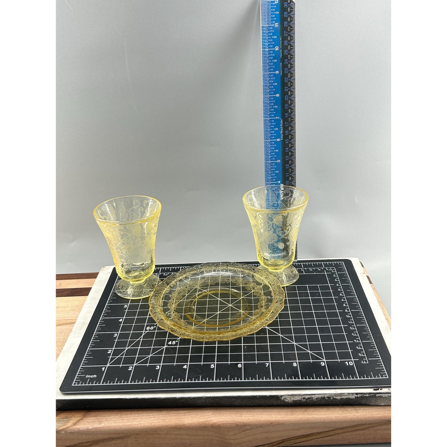 Federal Glass Madrid Yellow Depression Set Tumblers & Plate 1930s