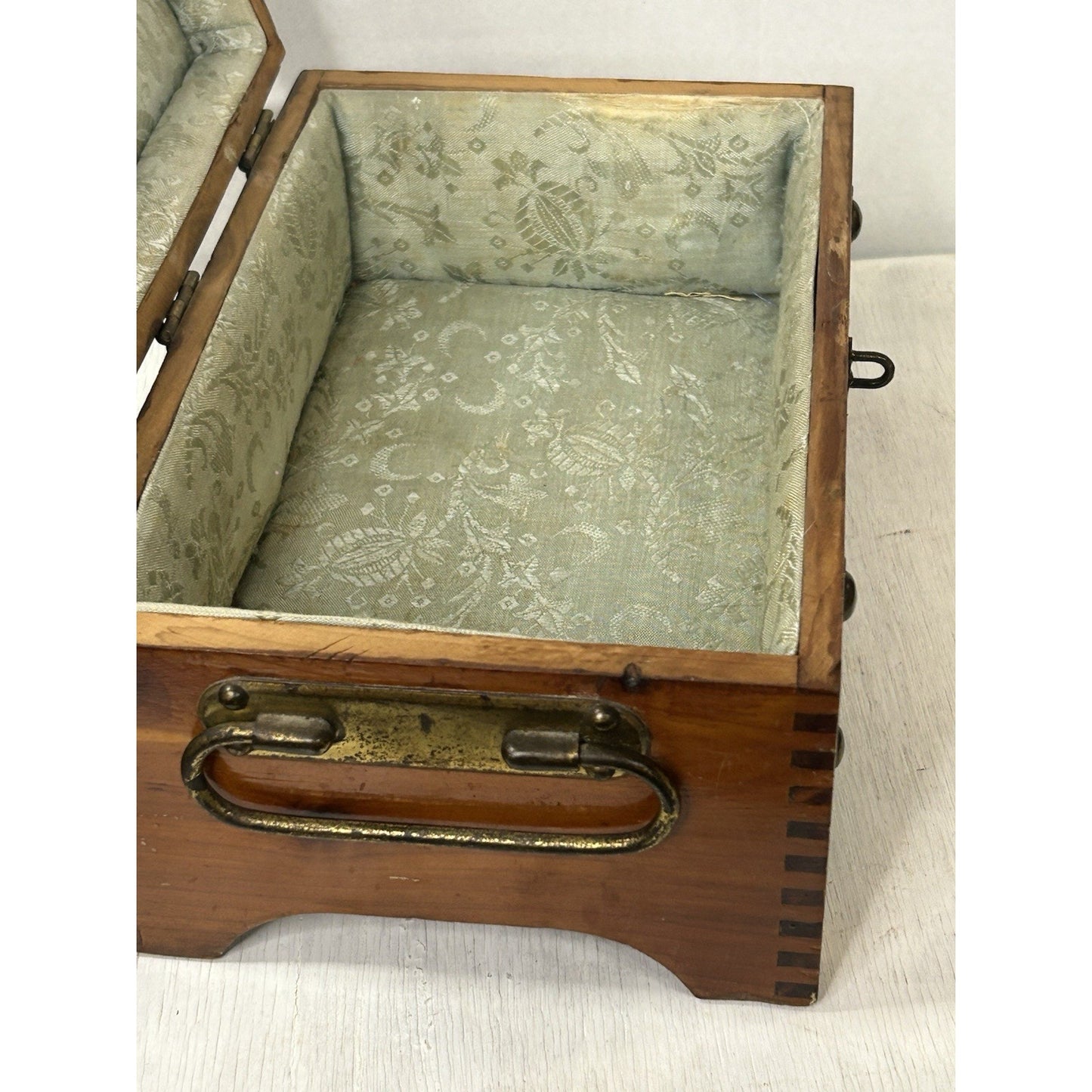 1926 McGraw Box Company patented jewelry chest base mark