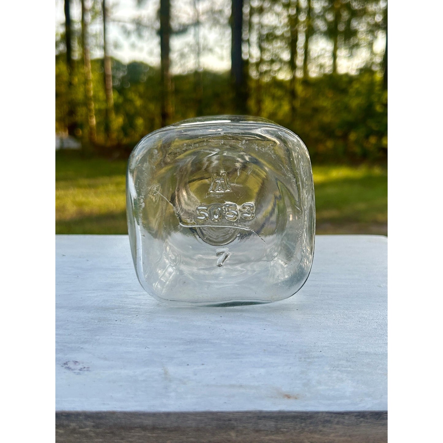 Atlas Good Luck Clover Quart Mason Jar Original Wire Bail Glass Lid Antique Hazel Atlas 1920s. With original gasket . Incredible condition.