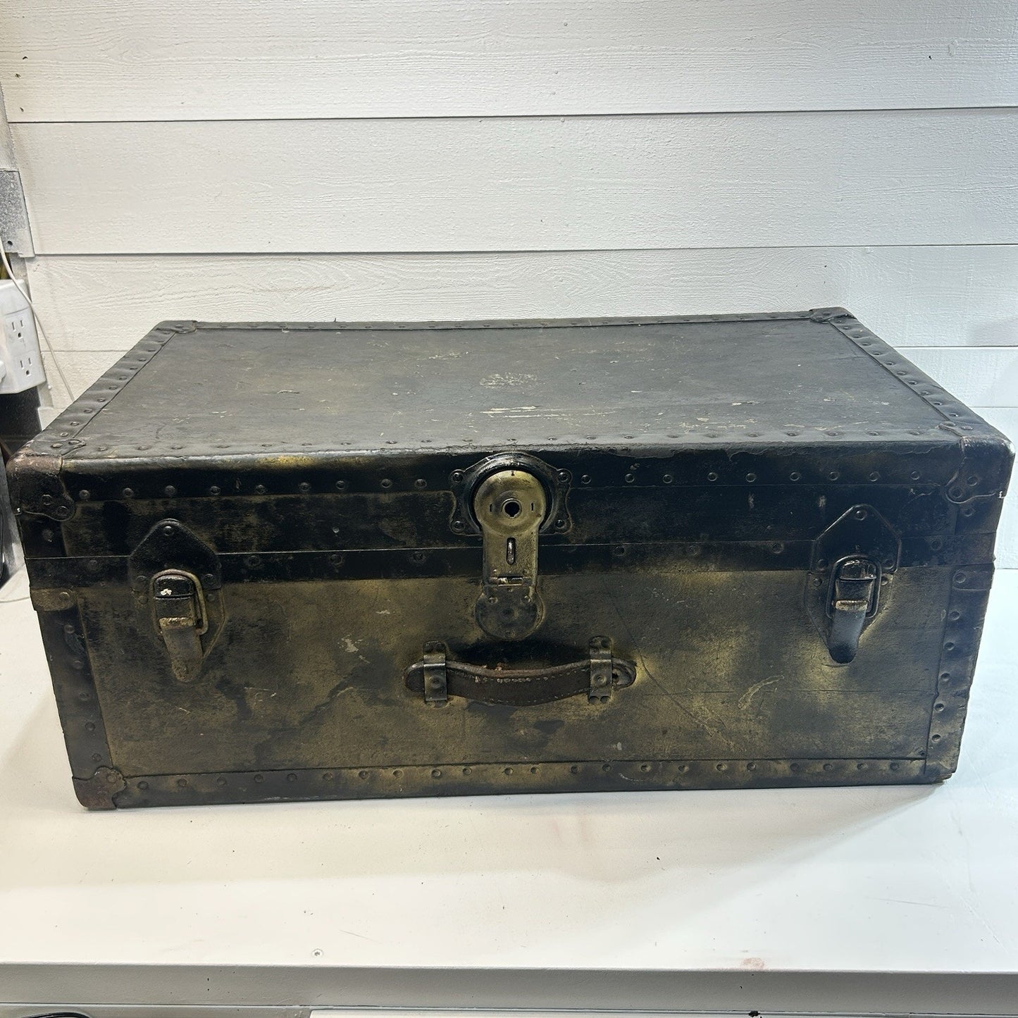 Antique Steamer Trunk Footlocker Chest Metal Rivet Vintage Travel Case 1920’s