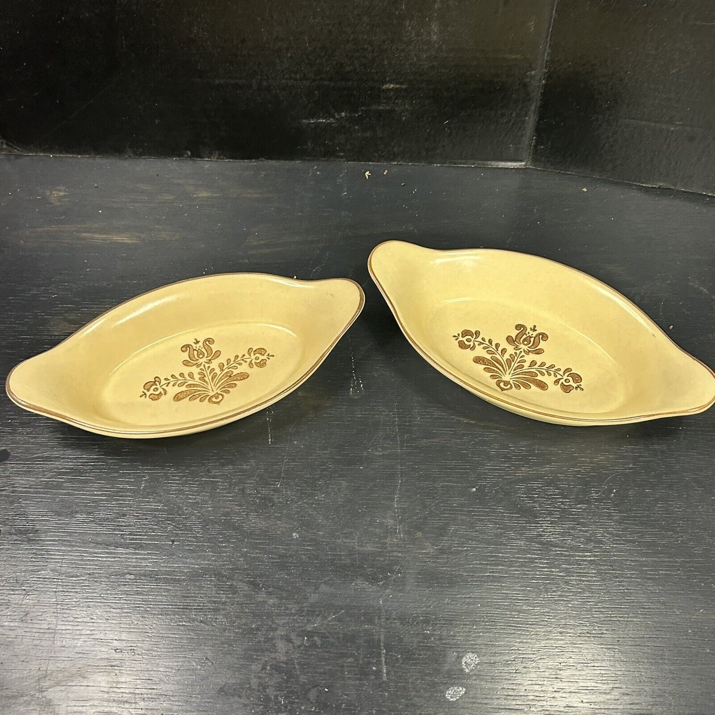 Vintage Pfaltzgraff Village stoneware dish full profile