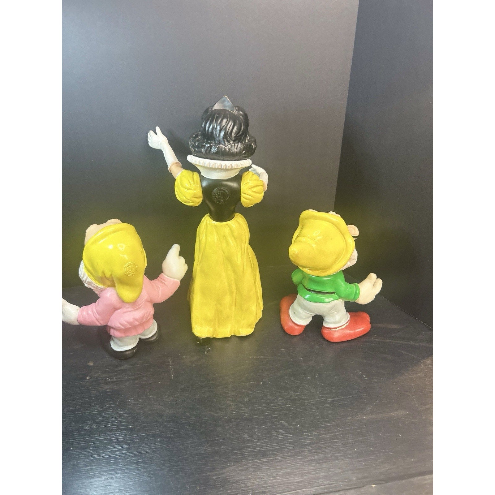 Vintage 1963 Disney Italy Snow White Seven Dwarfs toys display