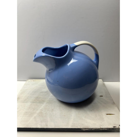 Hall Pottery Ball Jug 633 – Cornflower Blue & Ivory Ceramic Pitcher – Vintage 1940s Hall Streamline Water Jug – Art Deco Kitchen Collectible