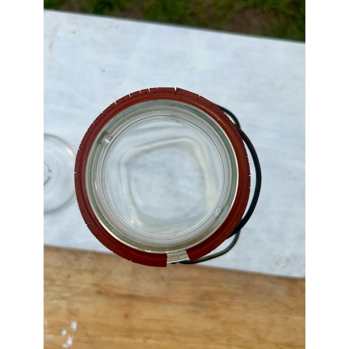 Atlas Good Luck Clover Quart Mason Jar Original Wire Bail Glass Lid Antique Hazel Atlas 1920s. With original gasket . Incredible condition.