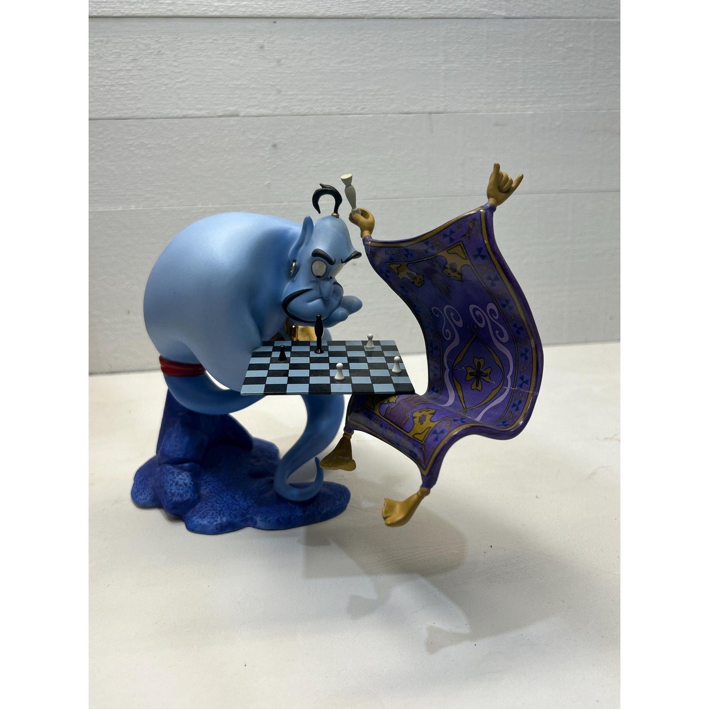 Walt Disney Classics Collection Genie “I’m Losing to a Rug” Figurine • Limited Edition Aladdin WDCC 3109/12500 Disney Display Statue. scarce