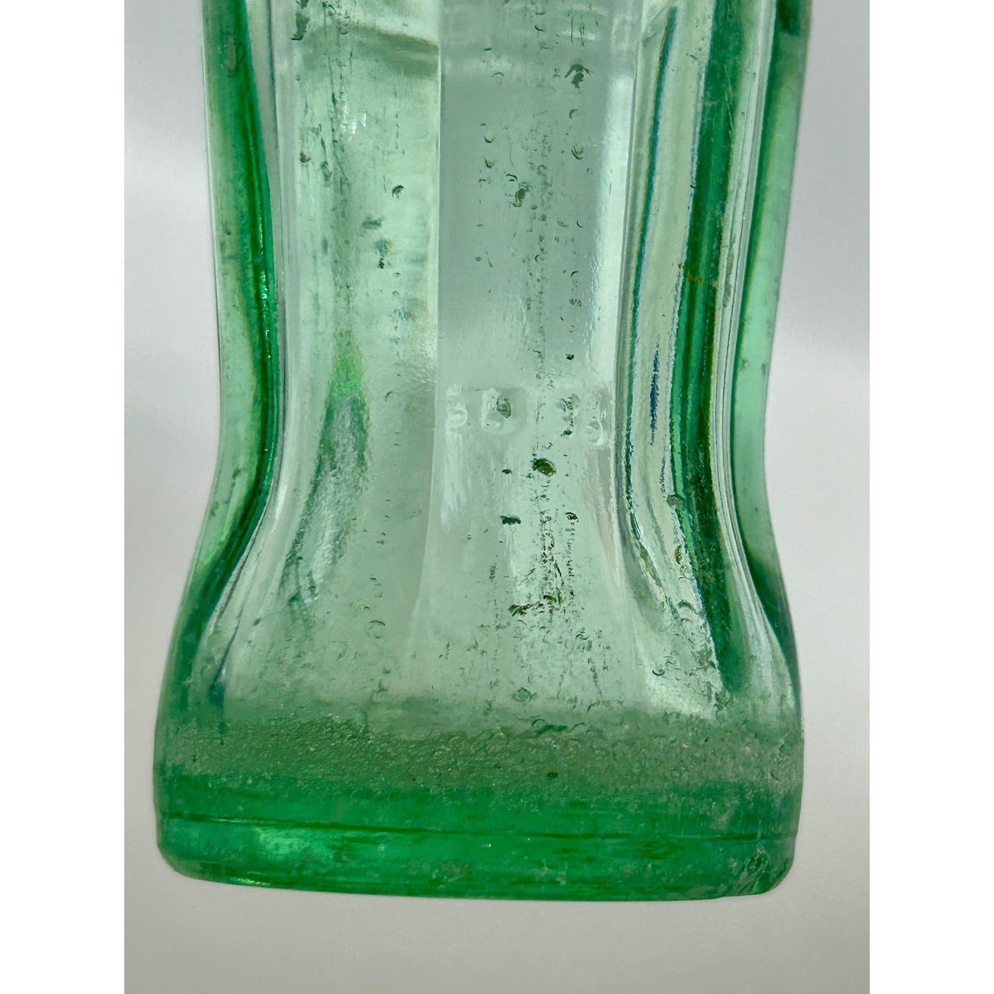Vintage 1938 Savannah GA Coca-Cola Bottle Chattanooga Glass D-105529 6 Oz Embossed Hobbleskirt Coke Bottle