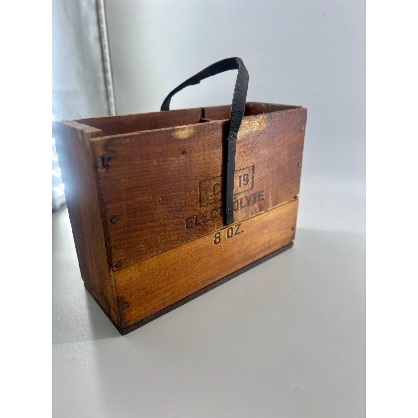 Antique Kodel Radio Battery Box I.C. 19 Electrolyte 8 Oz Wood Carrier Leather Strap Trickle Charger Cincinnati Ohio 1920s