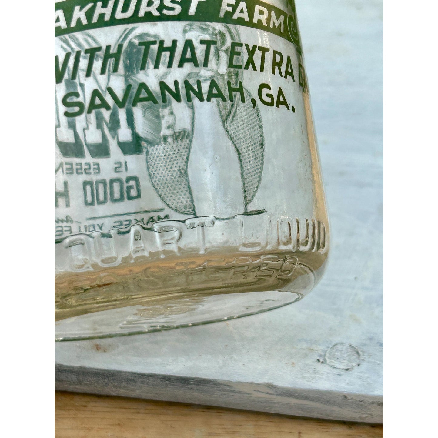 1944 Vintage Harms Dairy Oakhurst Farm Savannah GA Quart Milk Bottle Green ACL Family Graphic