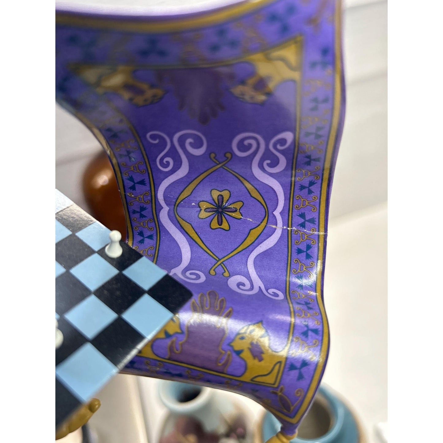 Walt Disney Classics Collection Genie “I’m Losing to a Rug” Figurine • Limited Edition Aladdin WDCC 3109/12500 Disney Display Statue. scarce