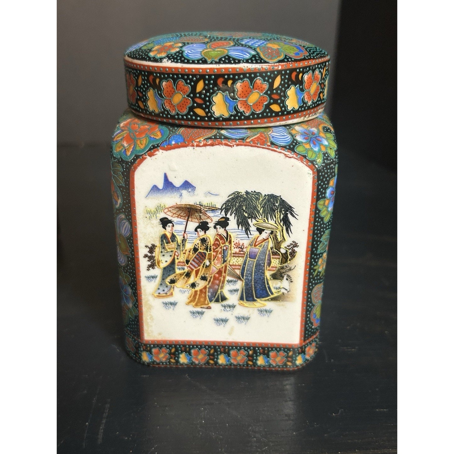 Antique Chinese Canton enamel tea caddy trinket box side view