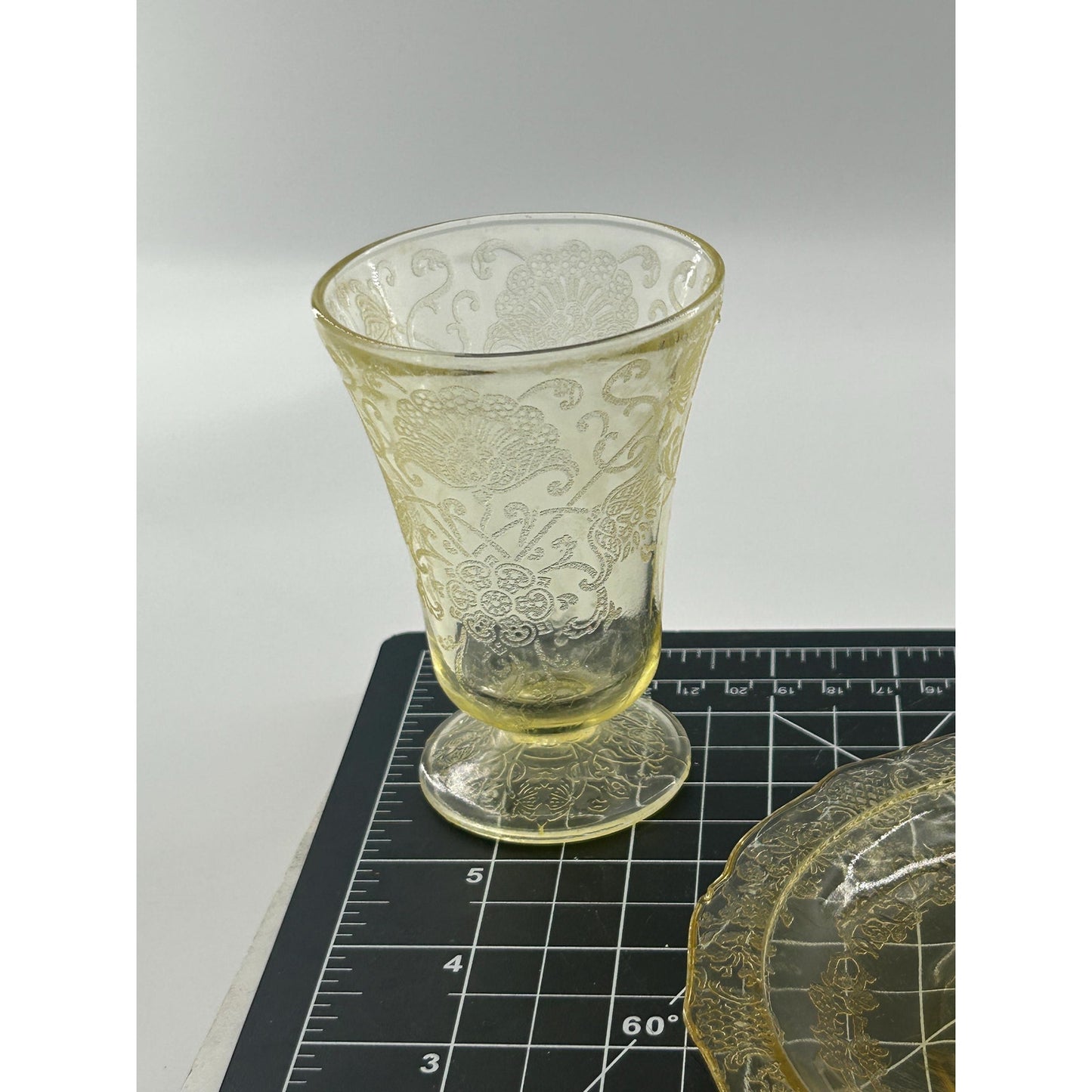 Federal Glass Madrid Yellow Depression Set Tumblers & Plate 1930s