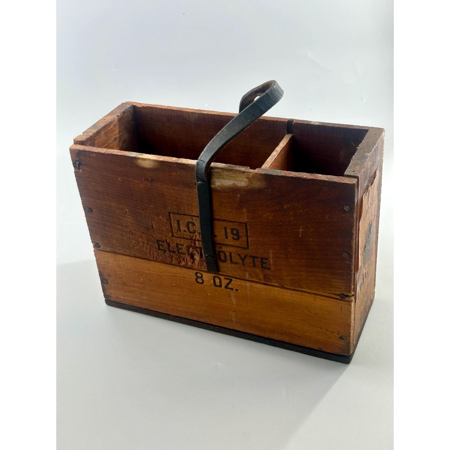 Antique Kodel Radio Battery Box I.C. 19 Electrolyte 8 Oz Wood Carrier Leather Strap Trickle Charger Cincinnati Ohio 1920s