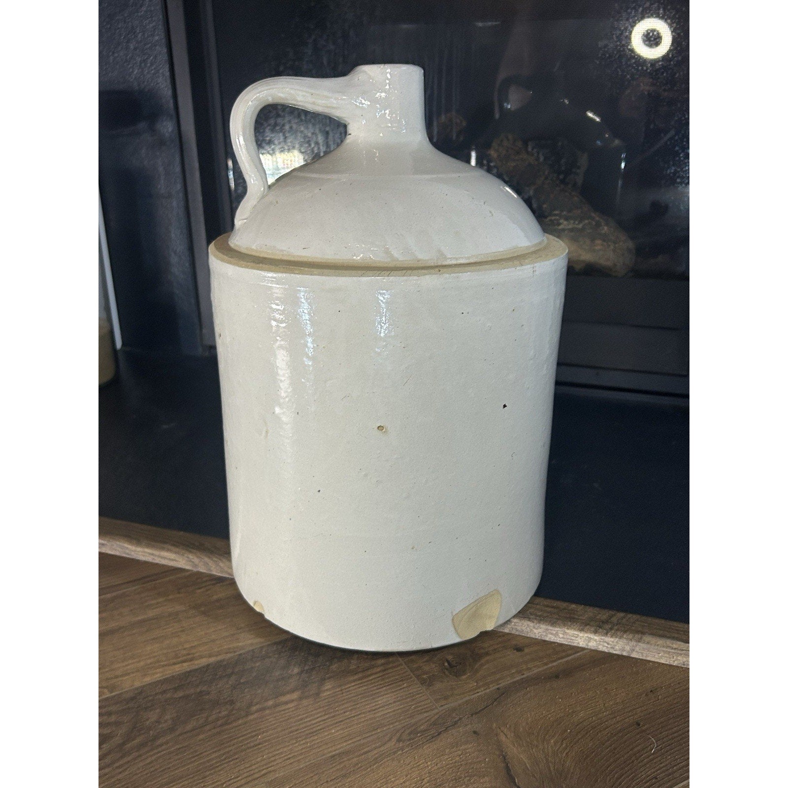 Red Wing union oval stamp close-up 5 gallon stoneware crock