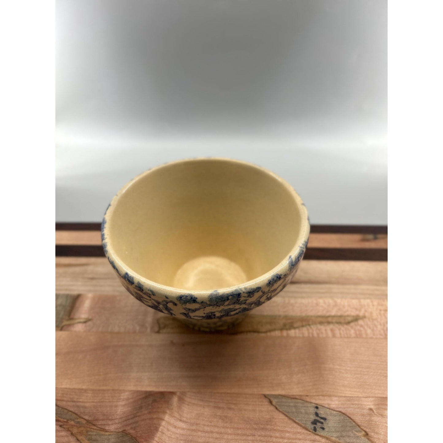 Roseville Ohio Spongeware Bowl — Blue Spatterware — Vintage Serving / Mixing Bowl — Farmhouse Pottery