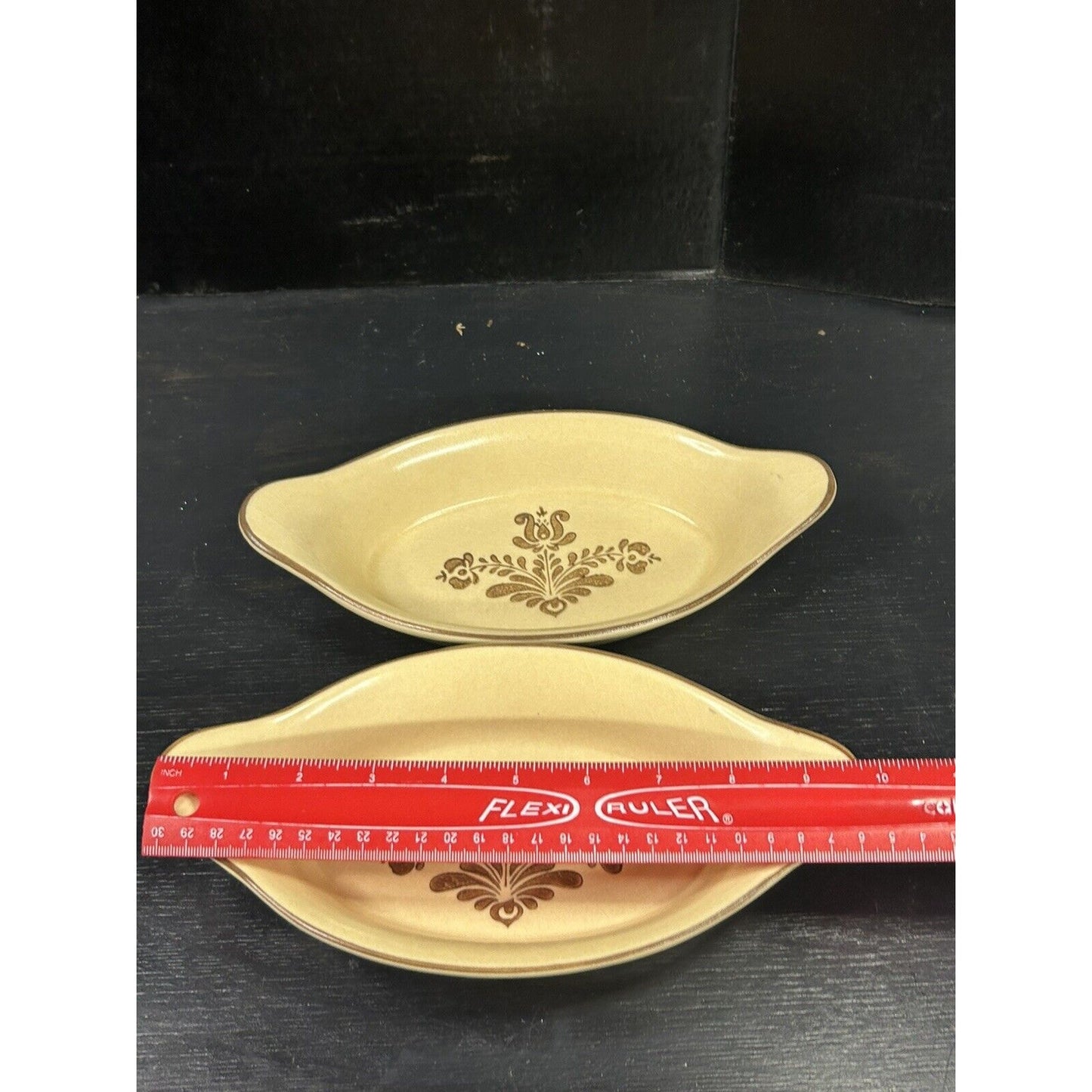 Vintage Pfaltzgraff Village baking dish overall condition