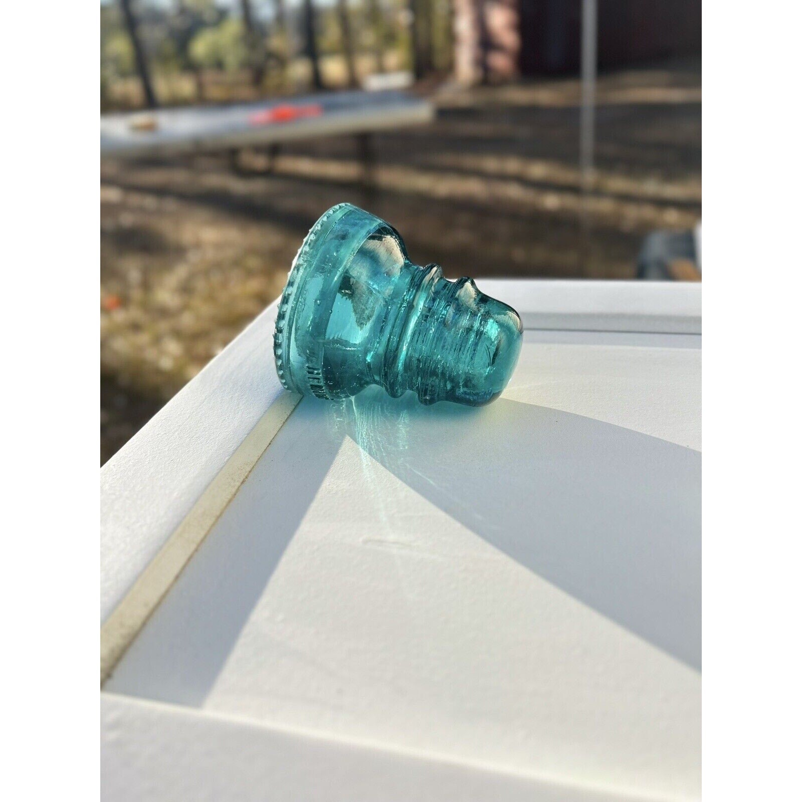 Vintage Hemingray No 40 blue insulator drip points detail