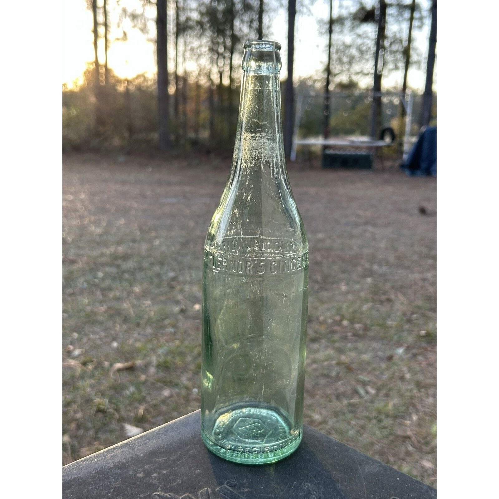 Vintage Vernors Ginger Ale bottle Detroit MI base mark