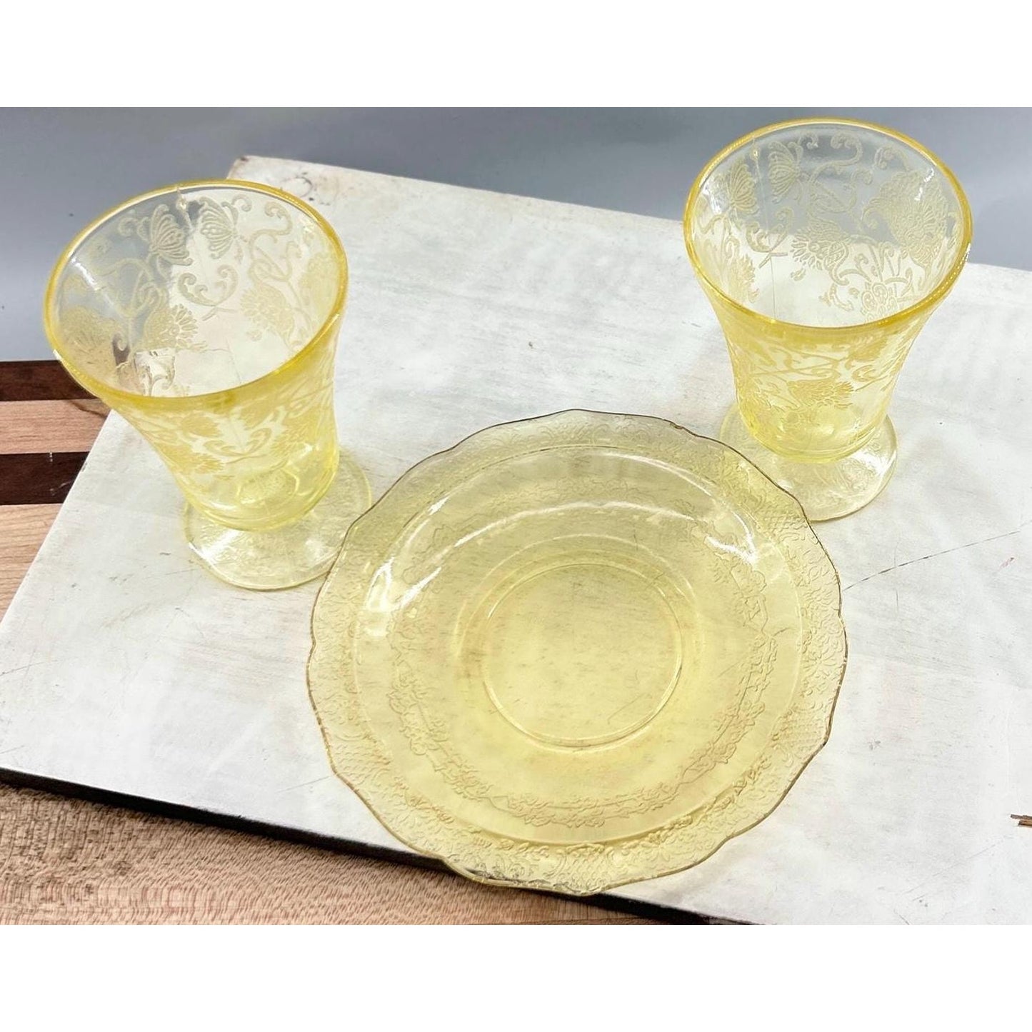 Federal Glass Madrid Yellow Depression Set Tumblers & Plate 1930s
