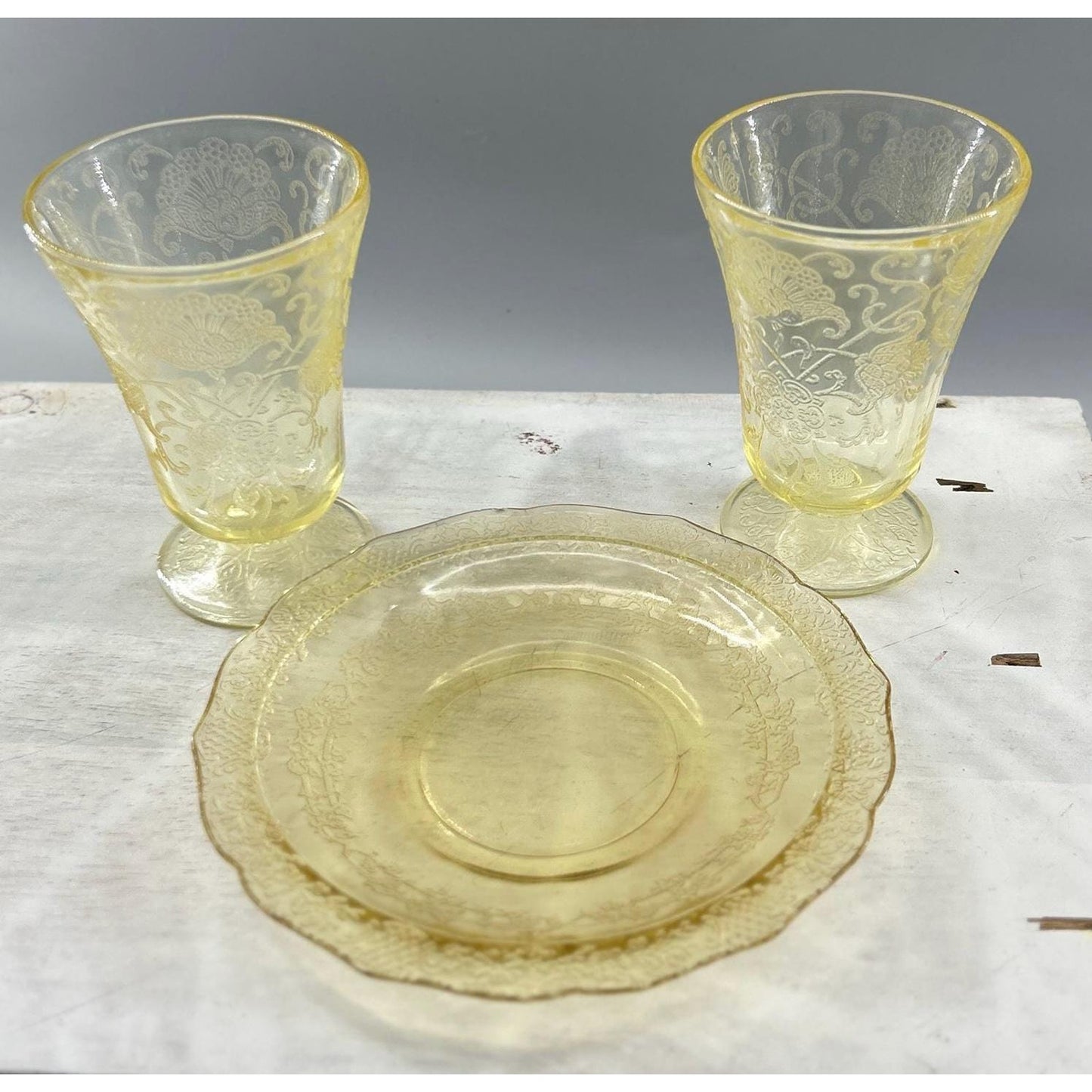 Federal Glass Madrid Yellow Depression Set Tumblers & Plate 1930s