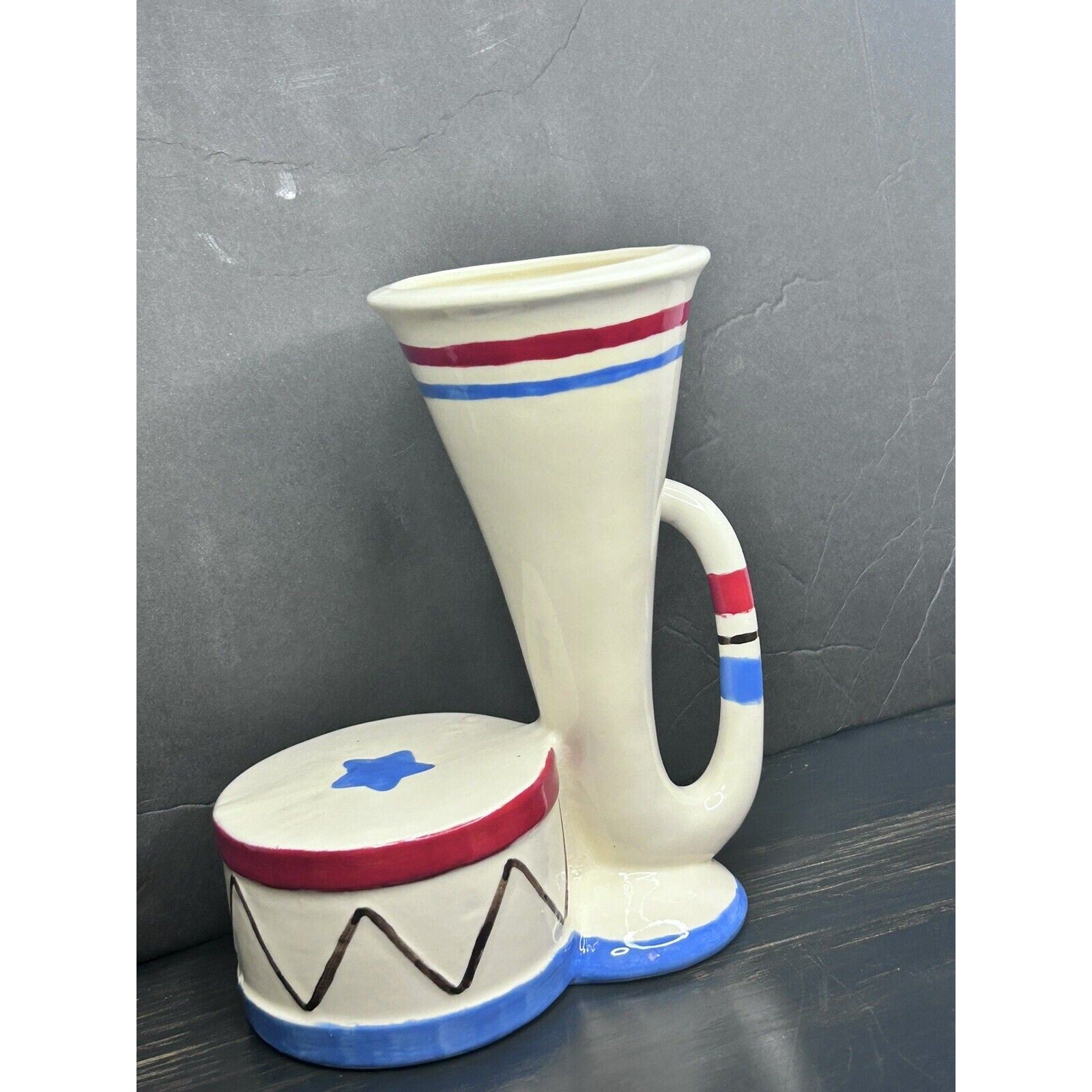 Hull Pottery 2016 HPA vase scale reference — collectible American art pottery, limited edition convention piece
