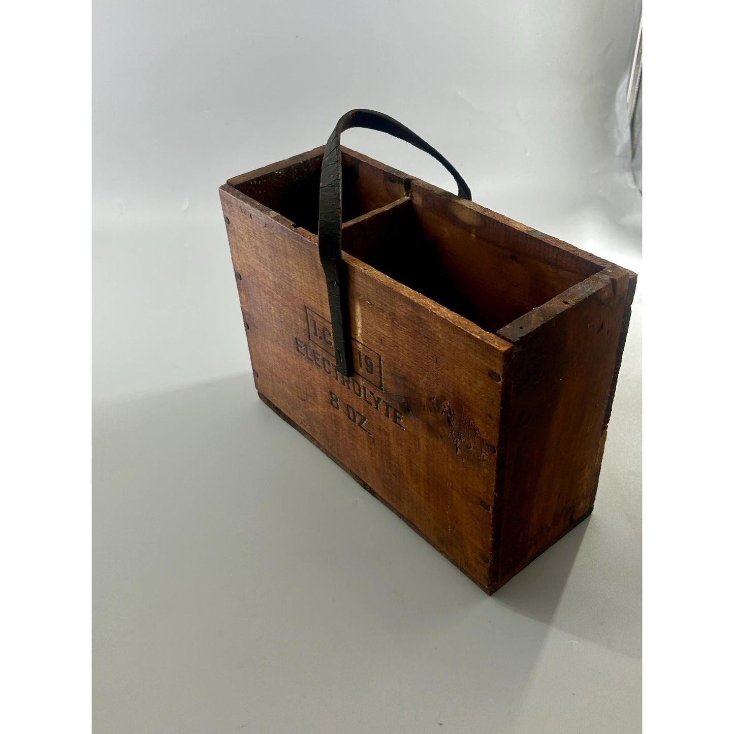 Antique Kodel Radio Battery Box I.C. 19 Electrolyte 8 Oz Wood Carrier Leather Strap Trickle Charger Cincinnati Ohio 1920s