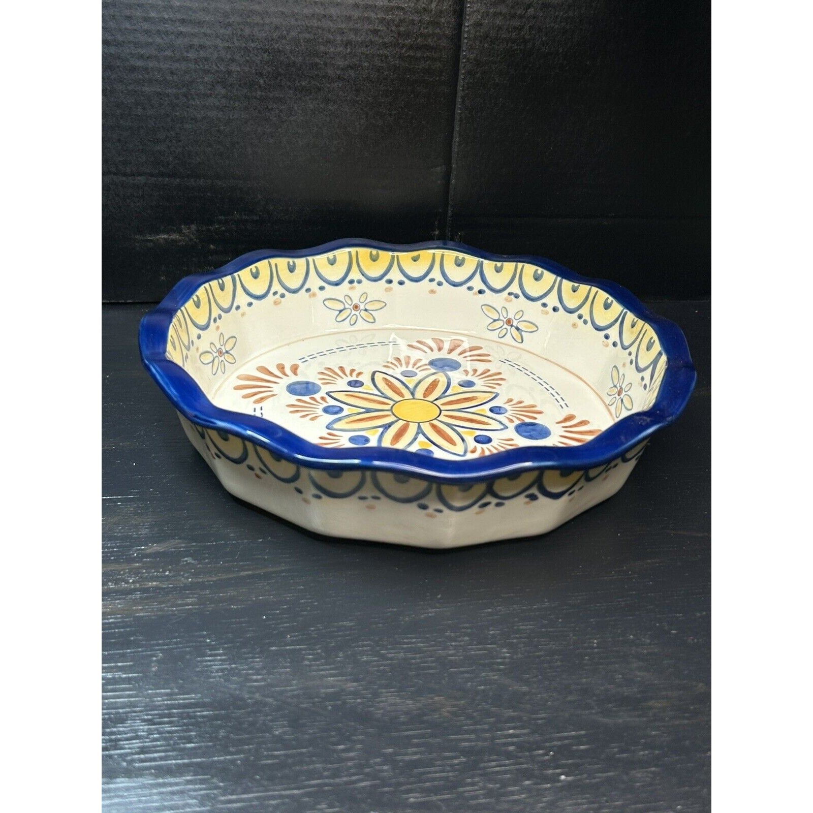 CT pie plate farmhouse kitchen decor basket 2 detail