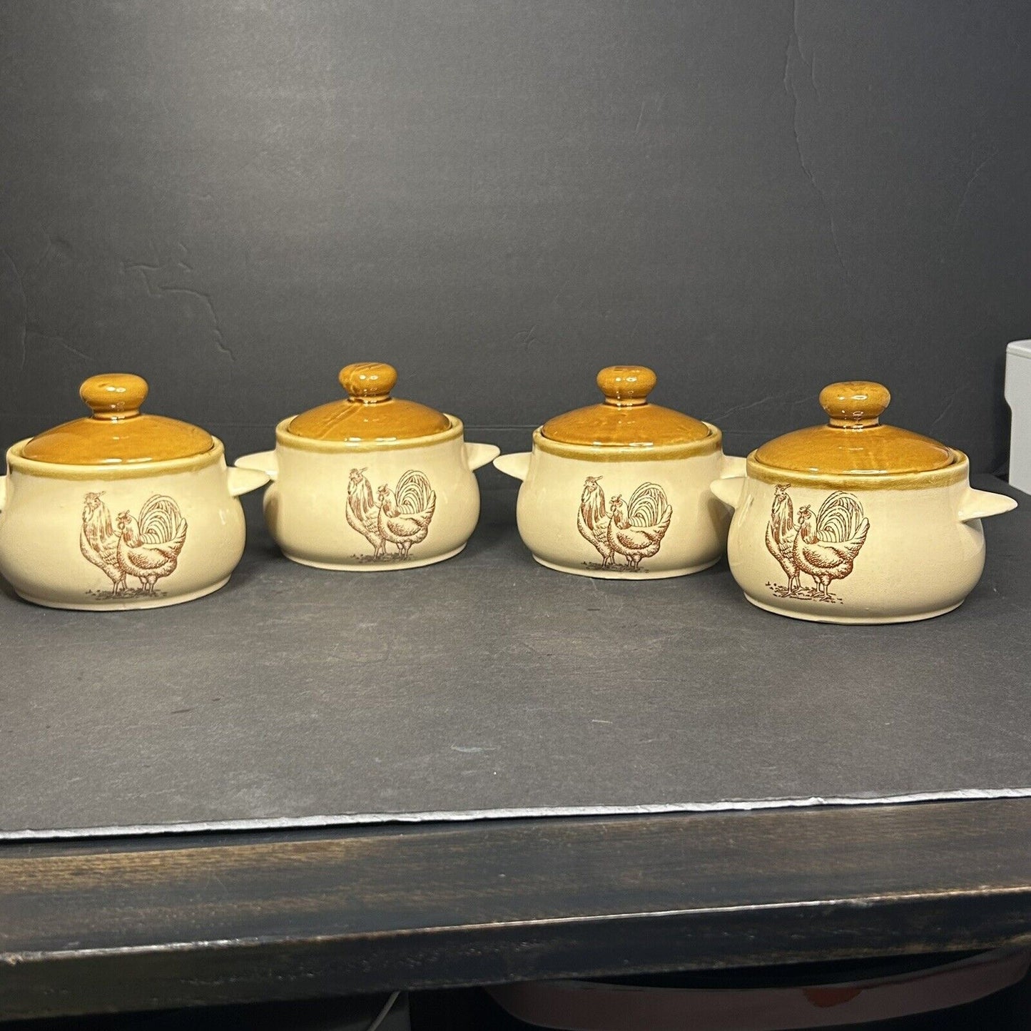 Vintage Rooster Lidded Casserole Dish Set of 4 – Farmhouse Country Kitchen Bakeware – Rustic Chicken Serving Dishes – Collectible Ceramic Cookware