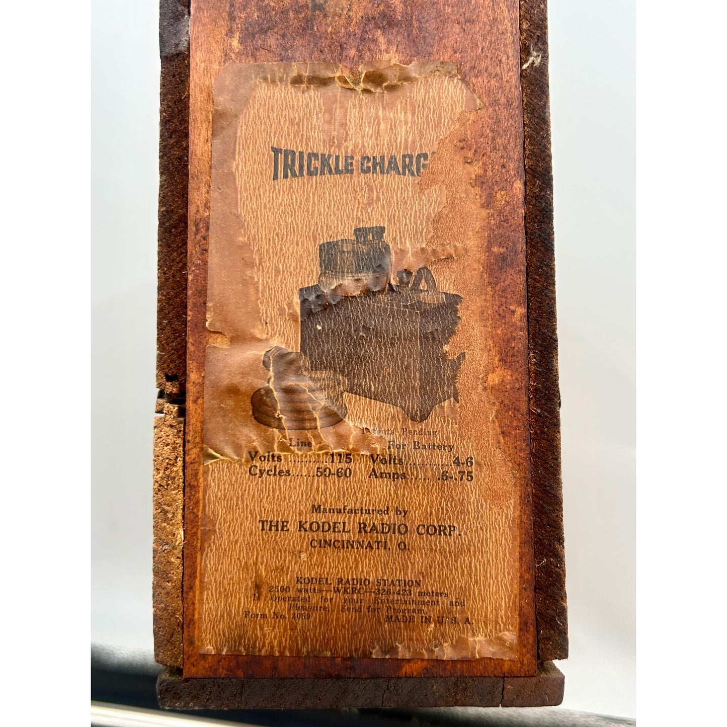Antique Kodel Radio Battery Box I.C. 19 Electrolyte 8 Oz Wood Carrier Leather Strap Trickle Charger Cincinnati Ohio 1920s