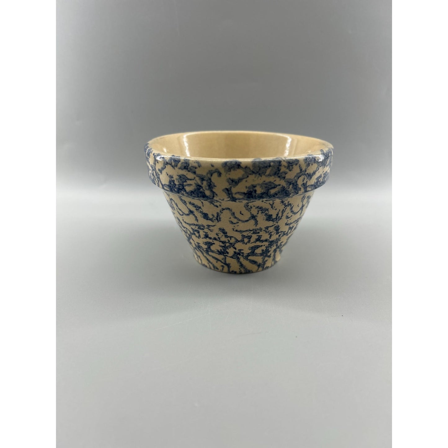 Roseville Ohio Spongeware Bowl — Blue Spatterware — Vintage Serving / Mixing Bowl — Farmhouse Pottery