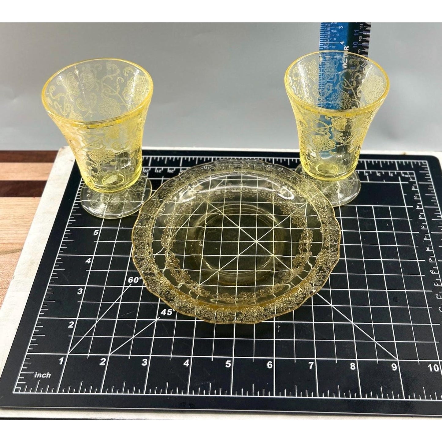 Federal Glass Madrid Yellow Depression Set Tumblers & Plate 1930s
